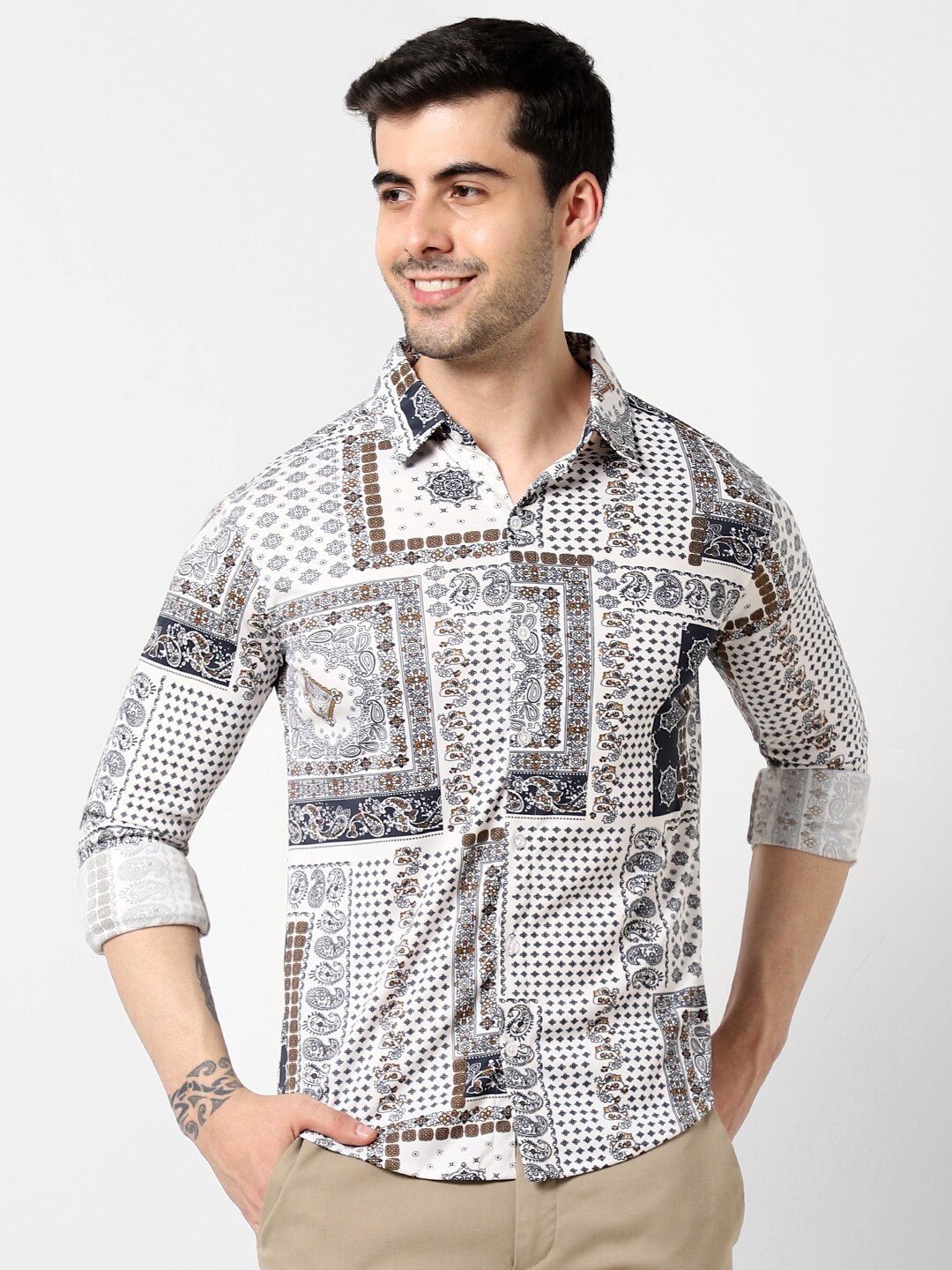 

VASTRADO Men White Printed Casual Shirt