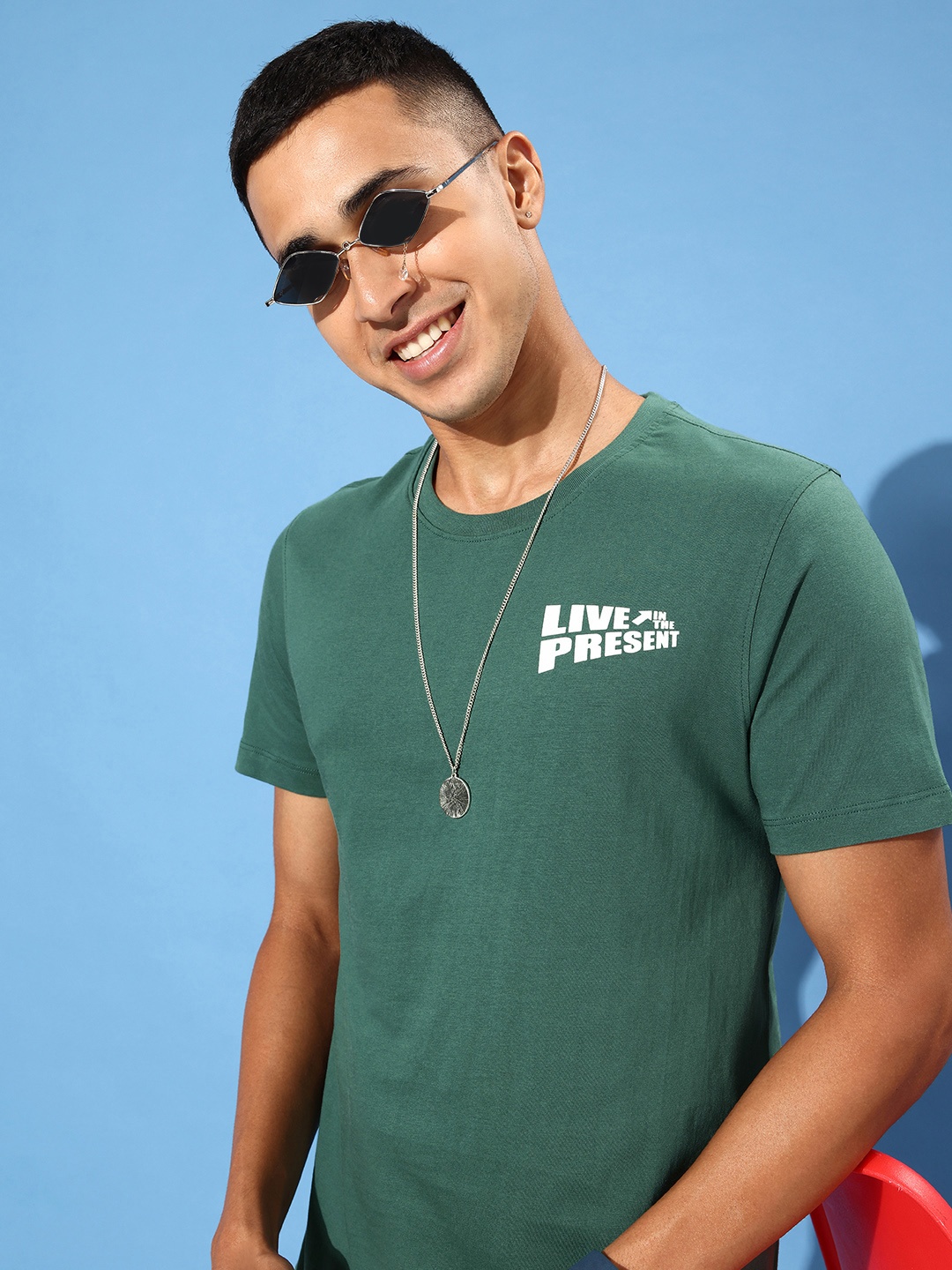 

Mast & Harbour Men Faded Green Pure Cotton Solid With Typography Detail T-shirt