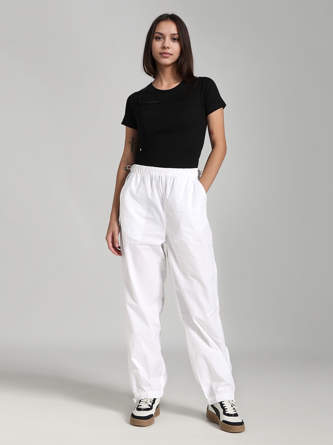 

IZF Women Oversized Parachute Trousers, White