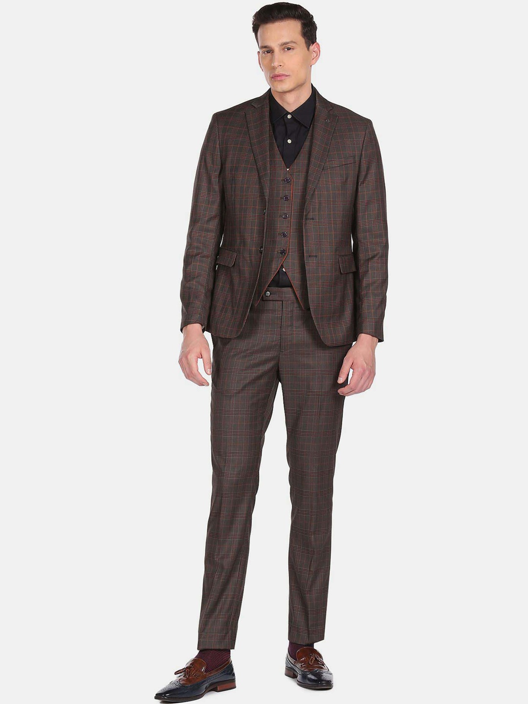 

Arrow Men Checked Single Breasted Three-Pieces Formal Suits, Brown