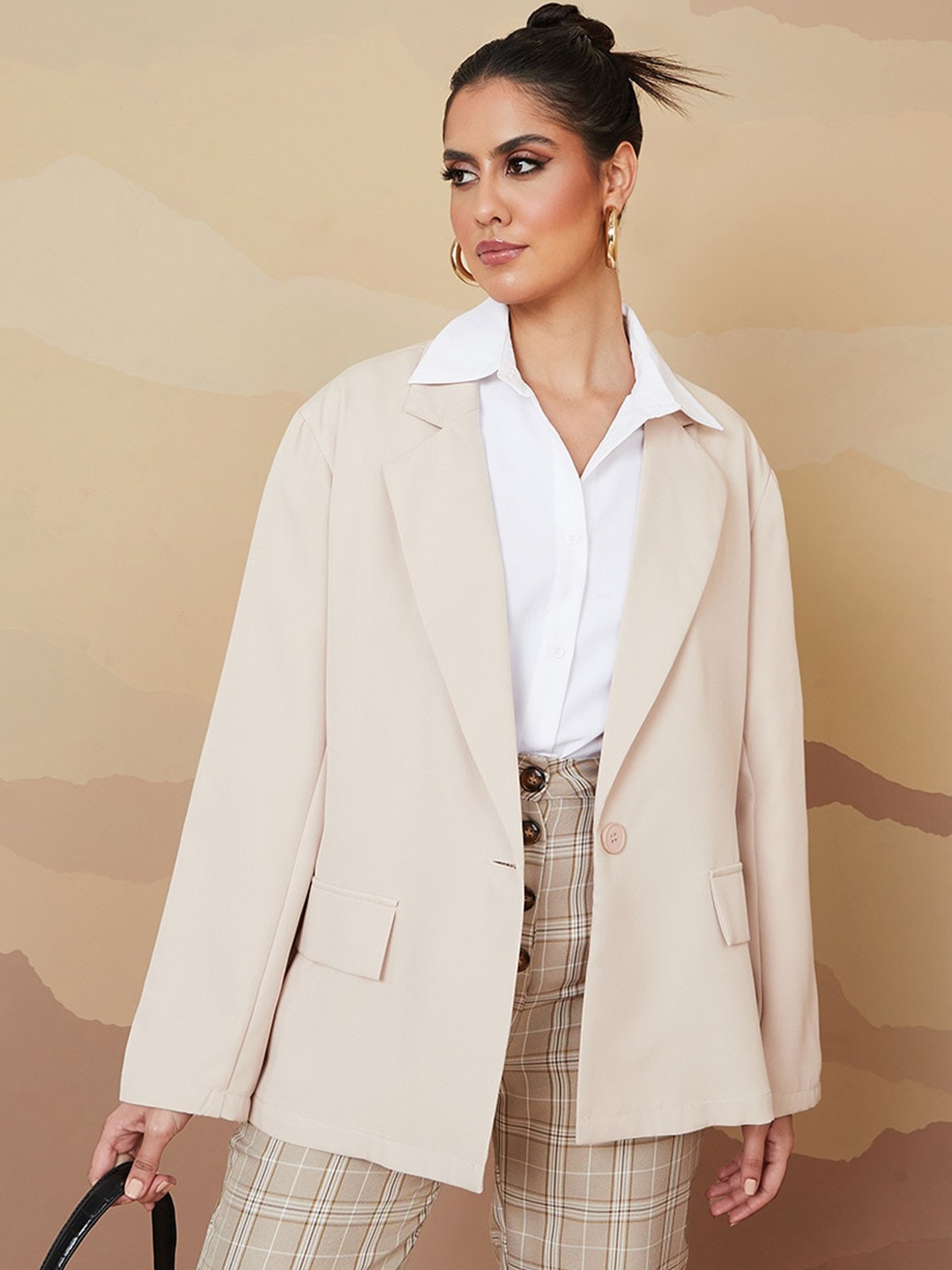 

Styli Women Solid Single Breasted Blazer, Beige