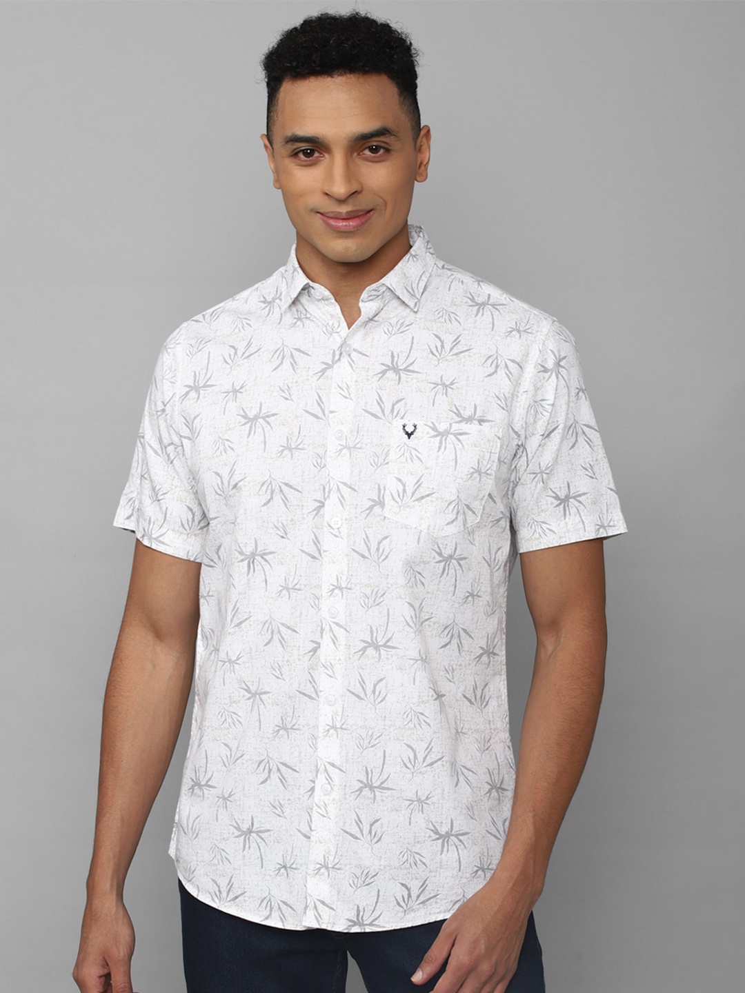 

Allen Solly Slim Fit Conversational Printed Pure Cotton Casual Shirt, White