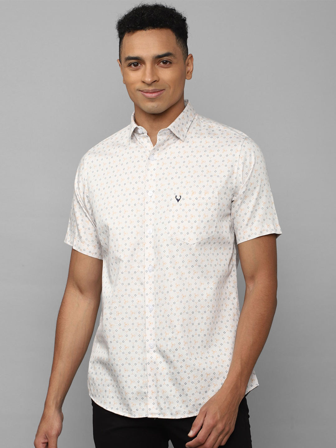 

Allen Solly Geometric Printed Slim Fit Pure Cotton Casual Shirt, Cream