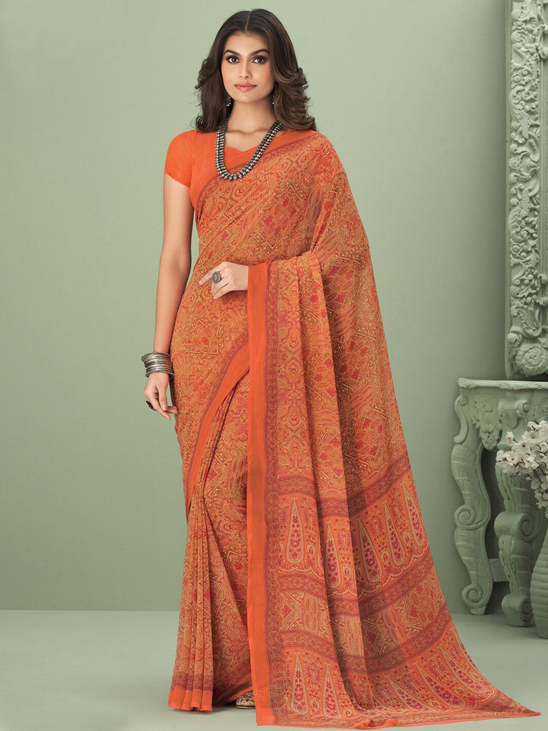 

Satrani Floral Printed Saree, Orange