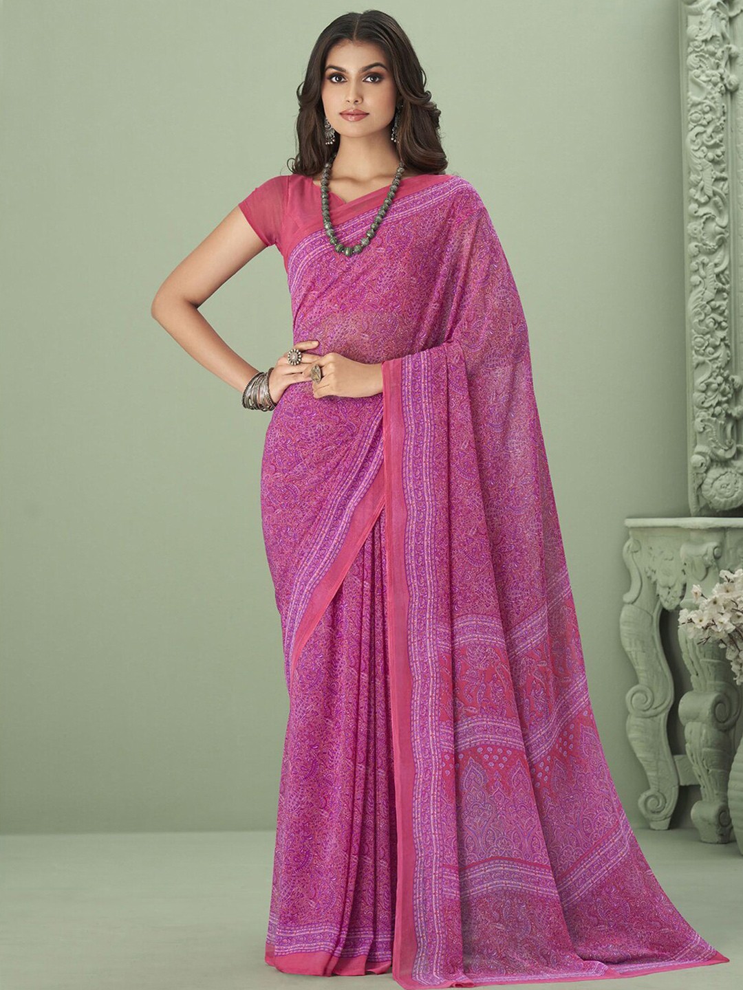 

Satrani Screen Printed Paisley Saree, Pink
