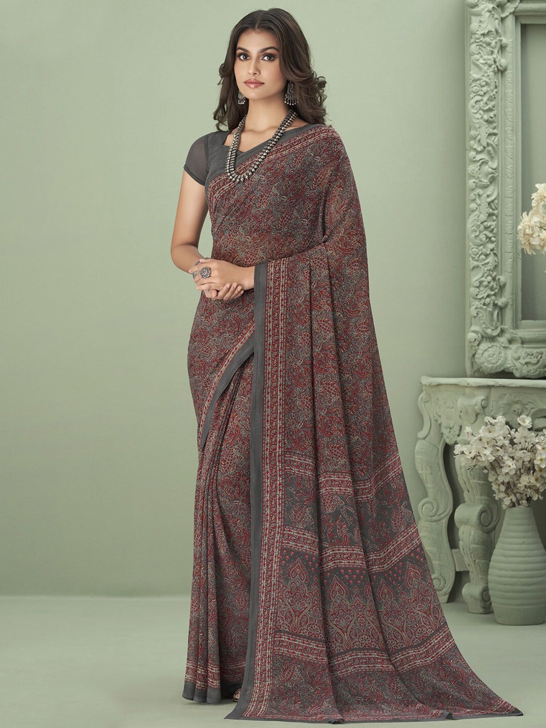 

Satrani Floral Printed Saree, Grey