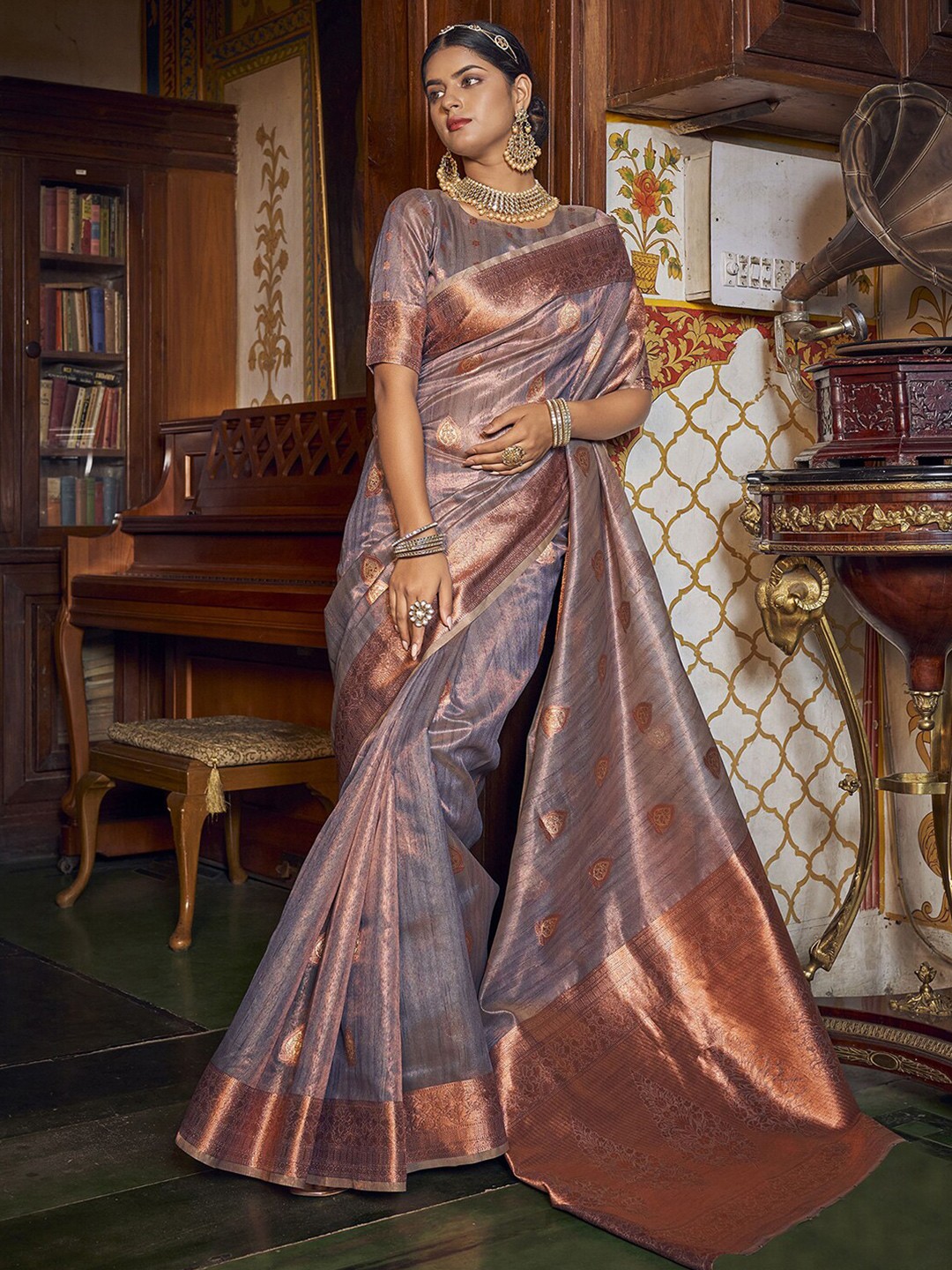

Satrani Ethnic Motif Woven Design Zari Banarasi Saree, Grey