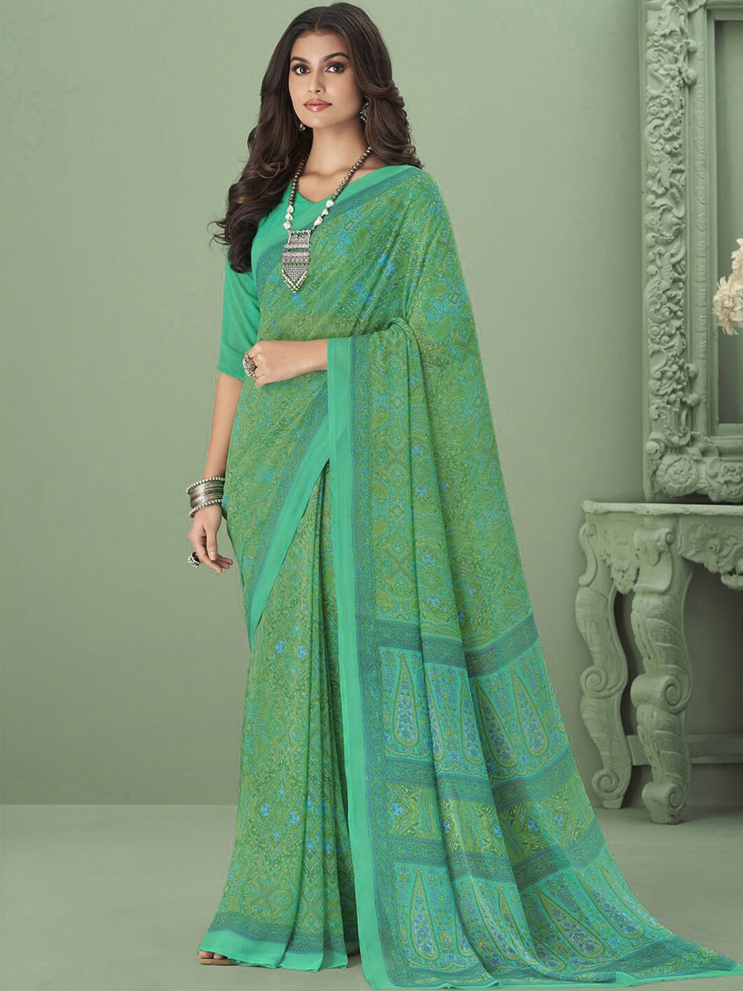

Satrani Ethnic Motif Printed Saree, Green