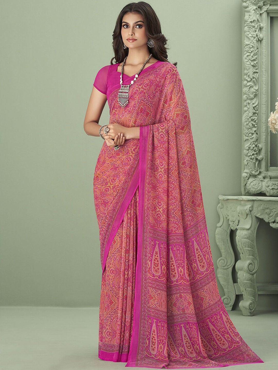 

Satrani Floral Printed Saree, Pink