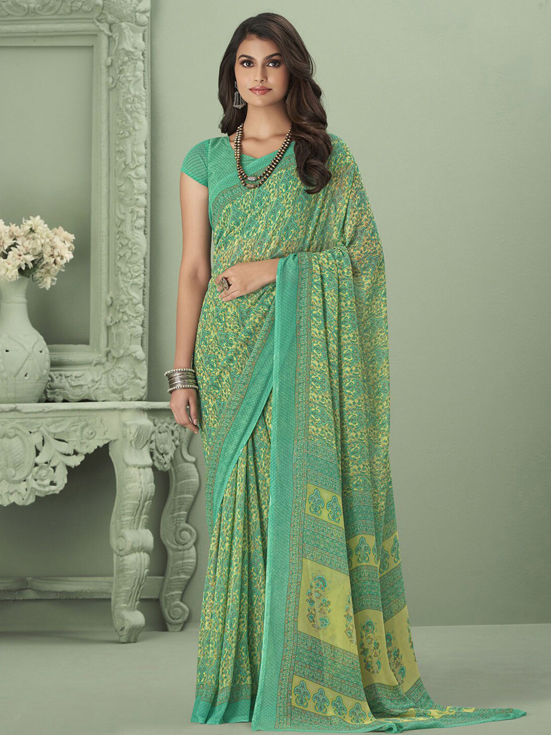 

Satrani Floral Printed Saree, Green