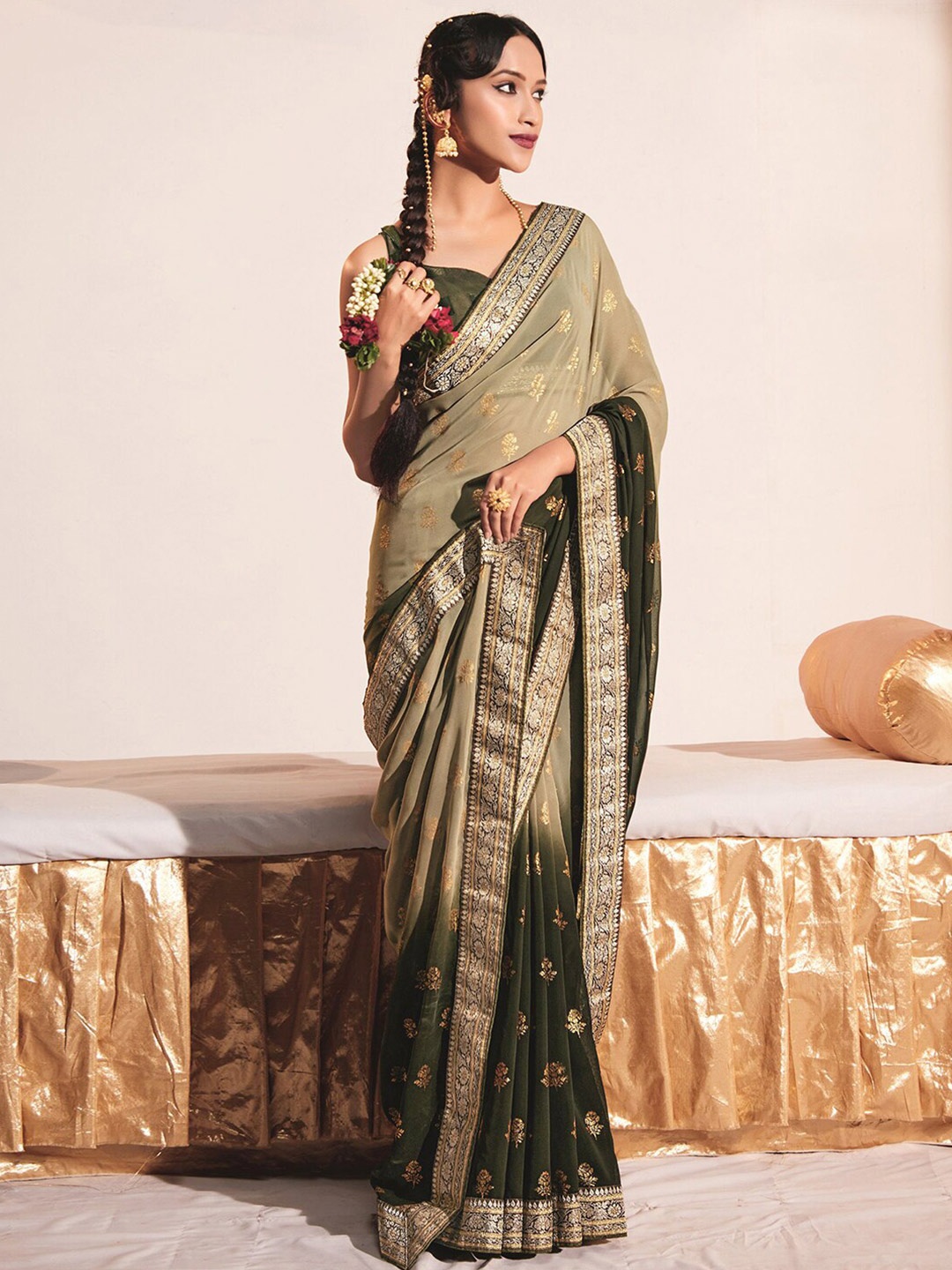 

Satrani Floral Printed Saree, Green