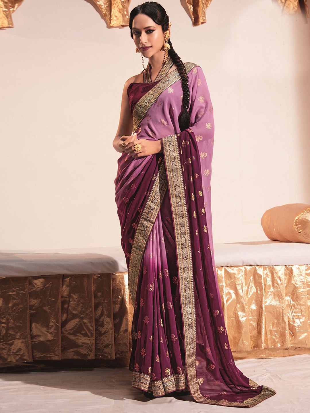 

Satrani Floral Printed Saree, Purple