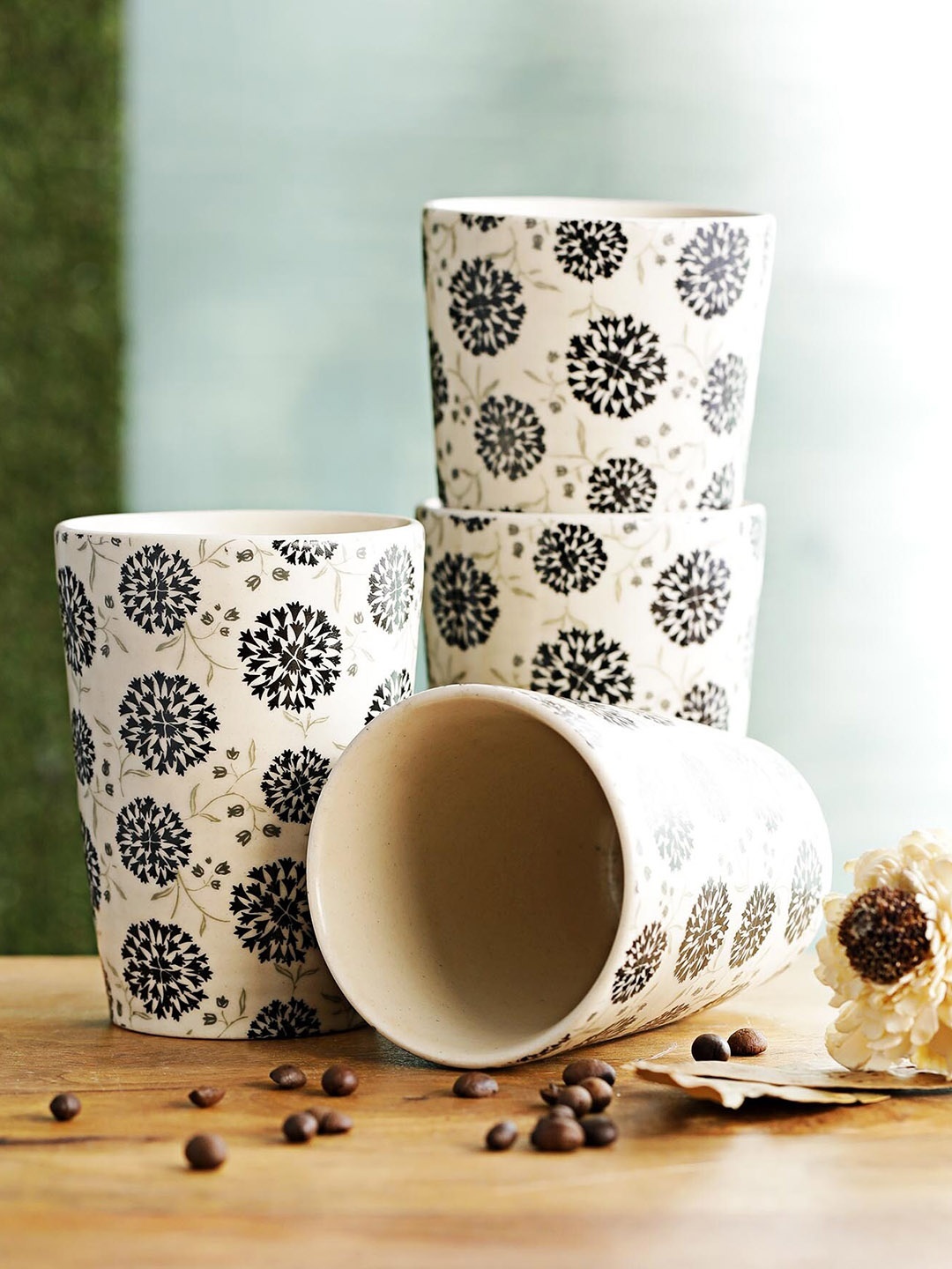 

MIAH Decor White & Black 4 Pieces Matte Finish Decal Ceramic Tumblers