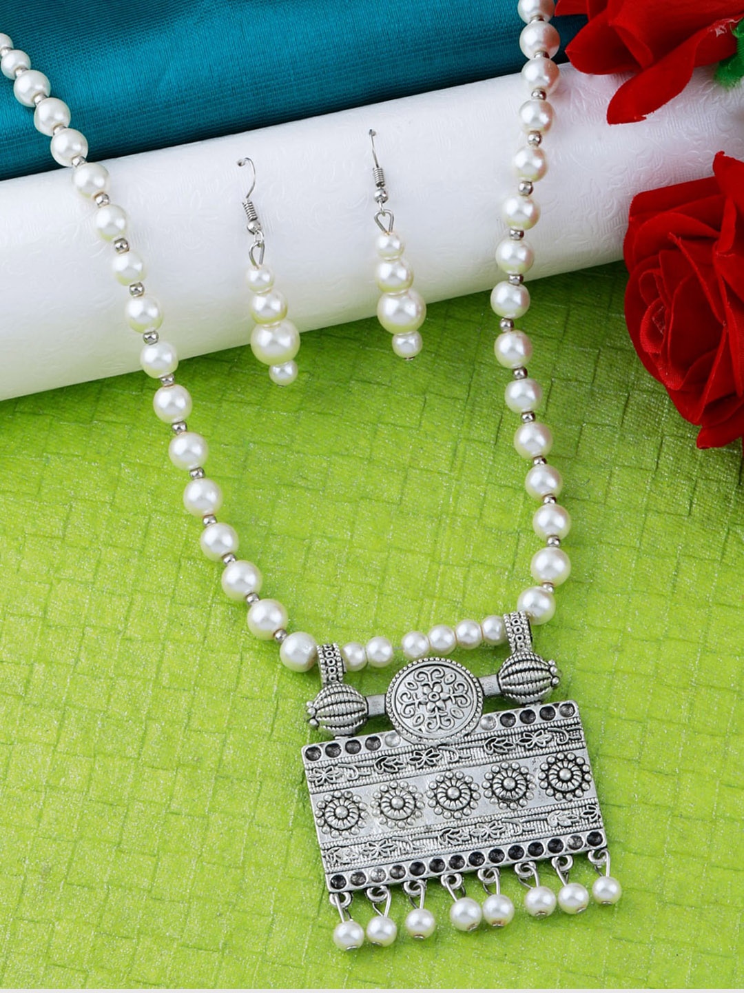 

Silver Shine Women Silver-Plated Artificial Beads Jewellery Set, White