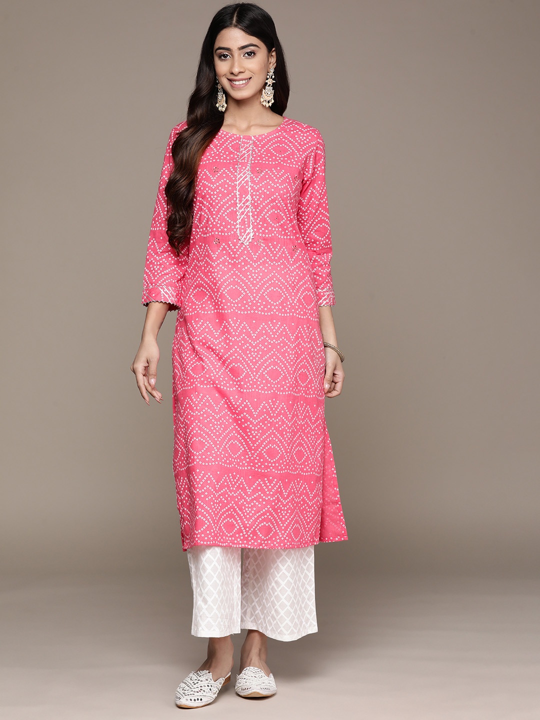 

Anubhutee Bandhani Printed Gotta Patti Kurta With Trousers, Pink