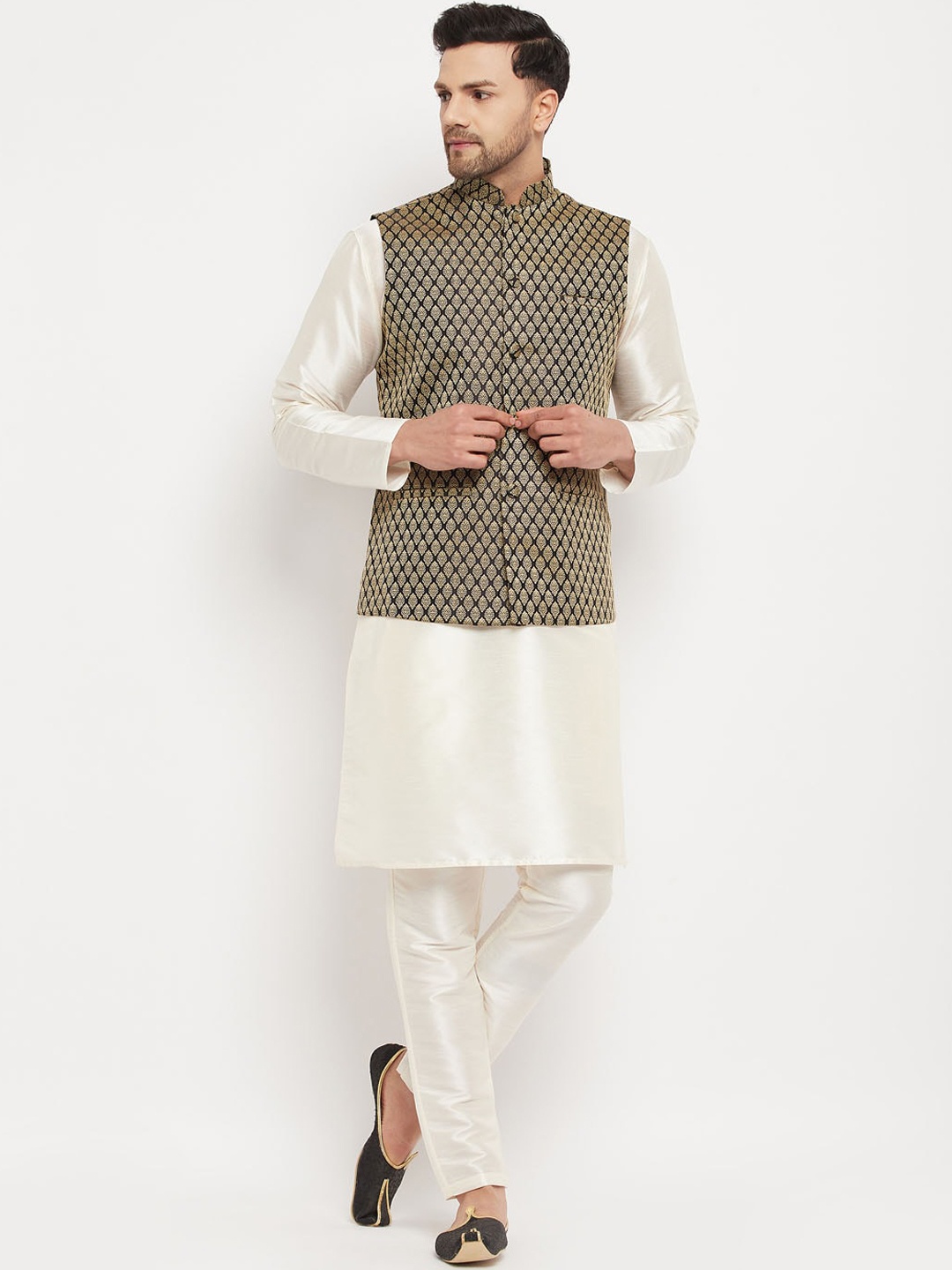 

VASTRAMAY Mandarin Collar Kurta with Pyjamas & Nehru Jacket, Cream