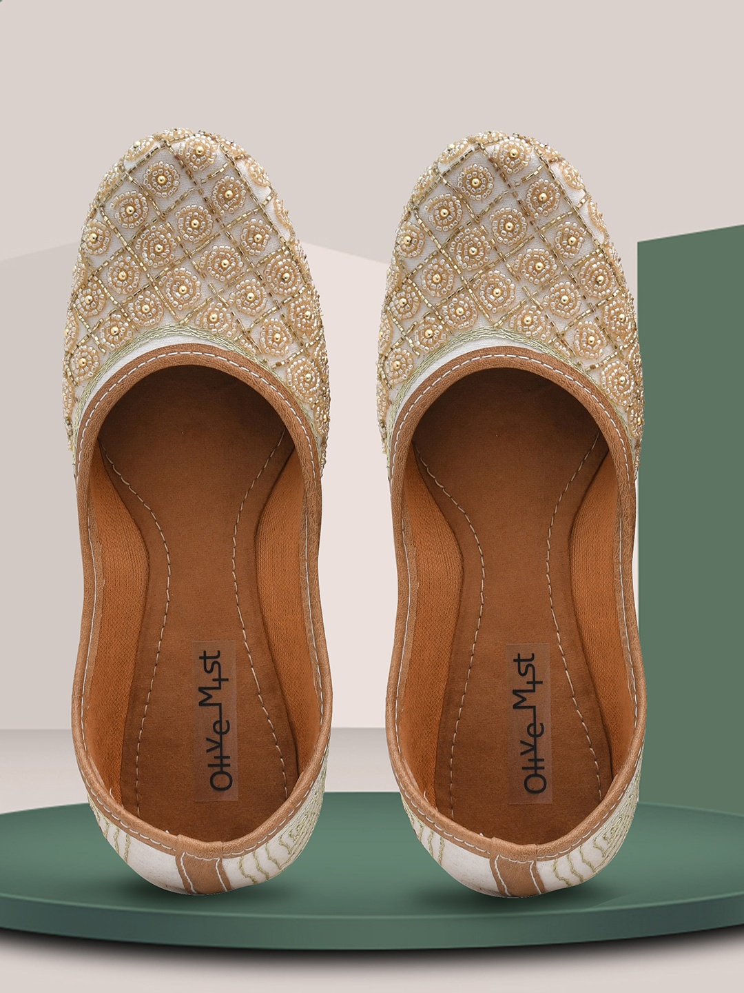 

OLIVE MIST Women Embellished Ethnic Mojaris, White