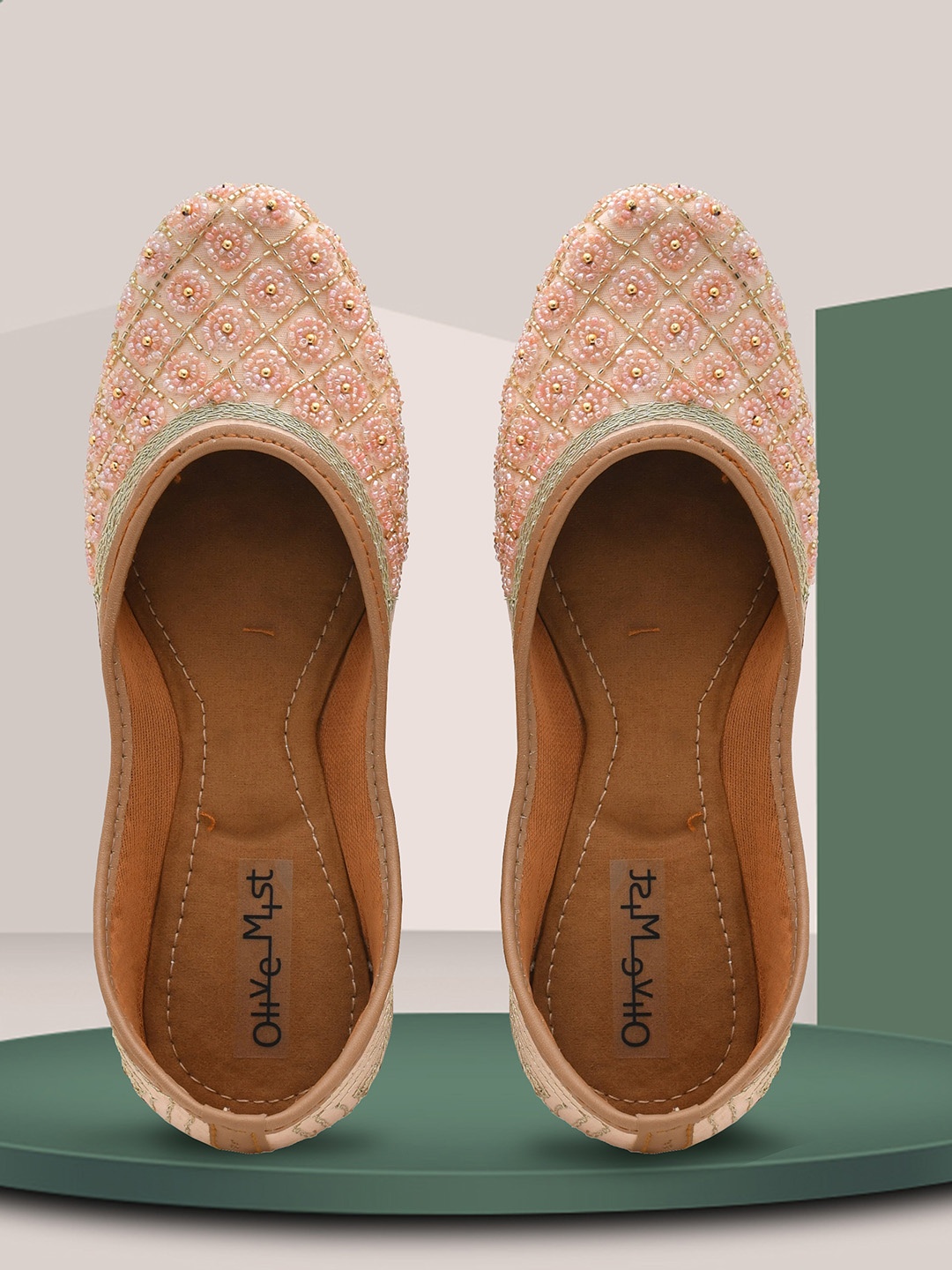 

OLIVE MIST Women Embellished Ethnic Mojaris, Peach