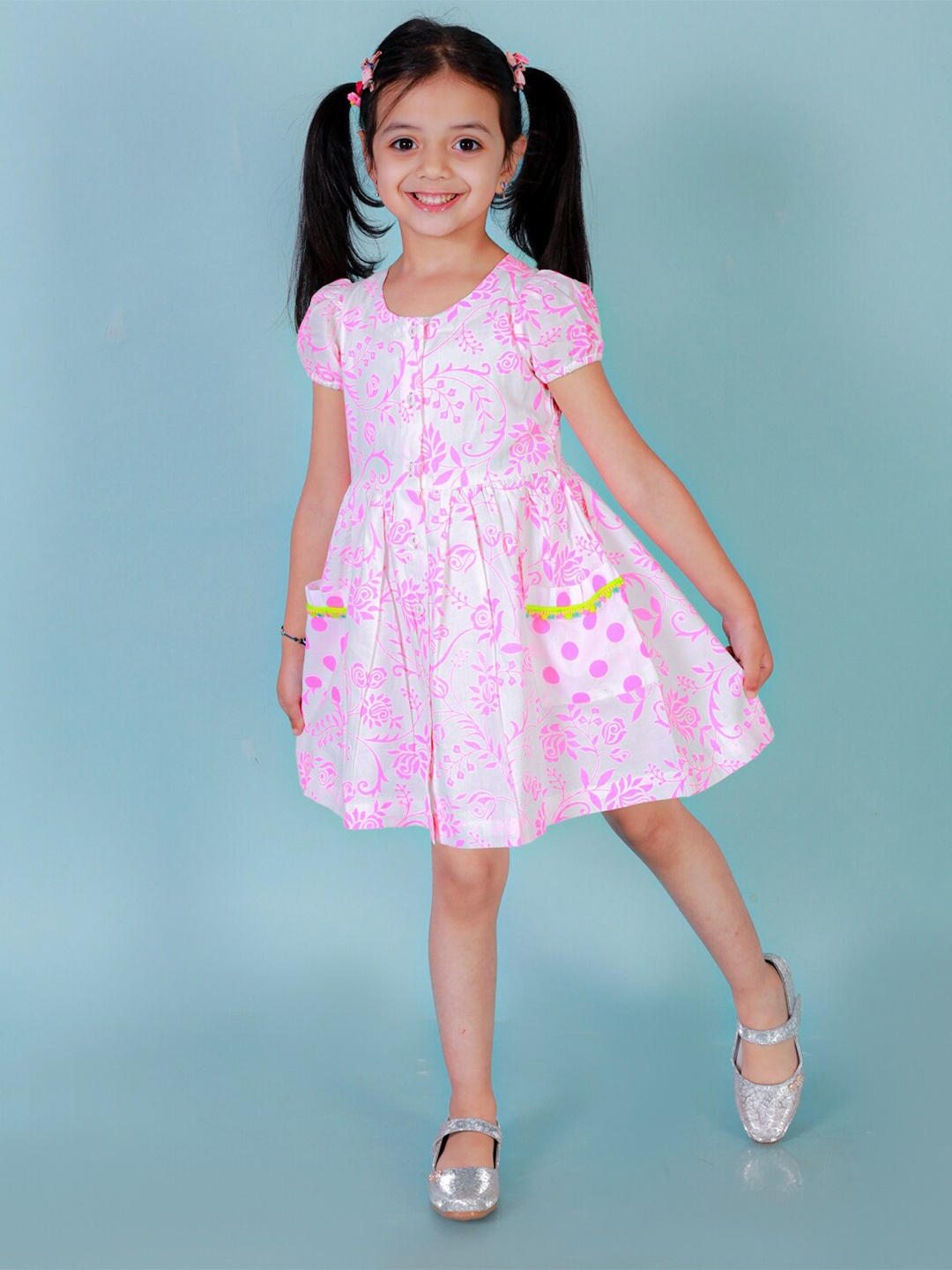 

LIL DRAMA Round Neck Floral Dress, Pink