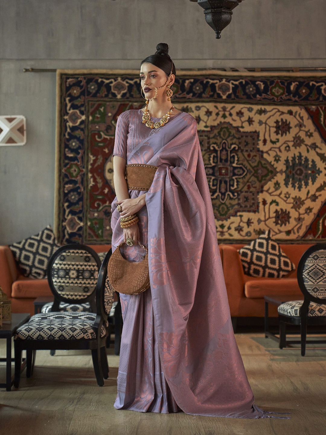 

elora Woven Design Zari Silk Blend Kanjeevaram Saree, Violet