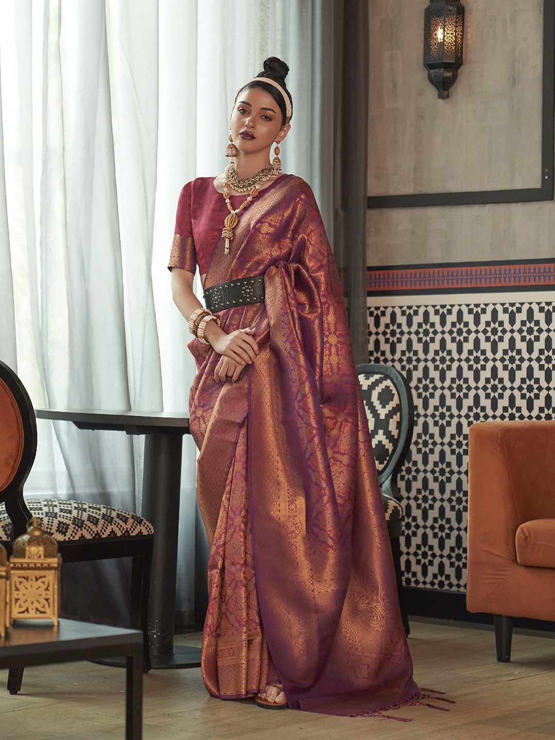 

elora Floral Woven Design Zari Kanjeevaram Saree, Violet