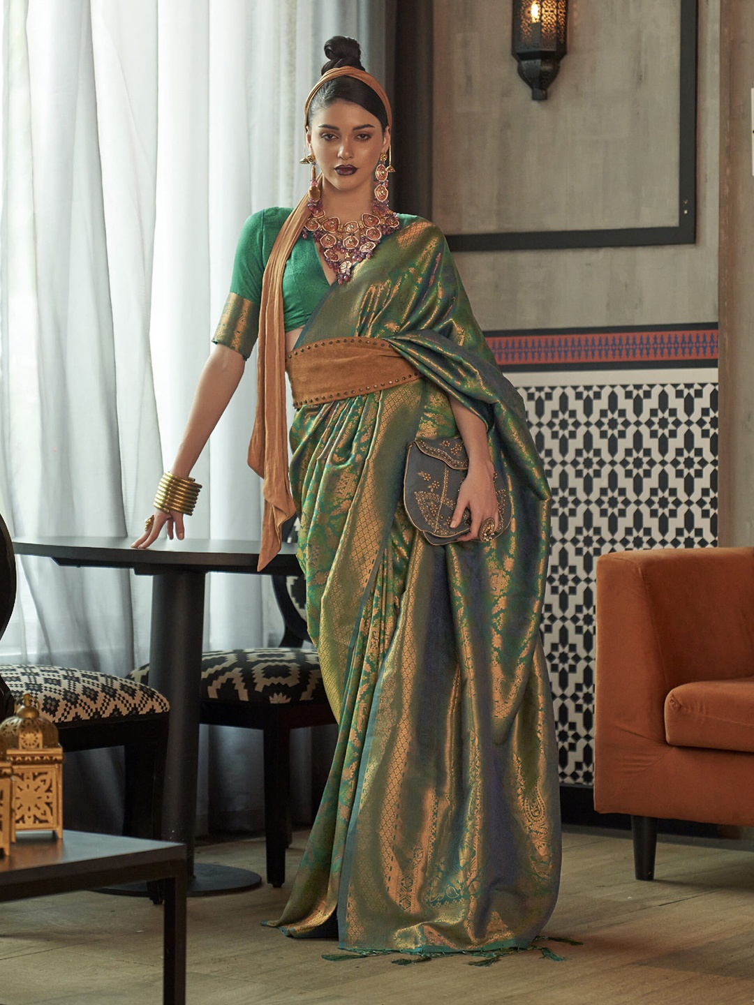 

elora Floral Woven Design Zari Kanjeevaram Saree, Green