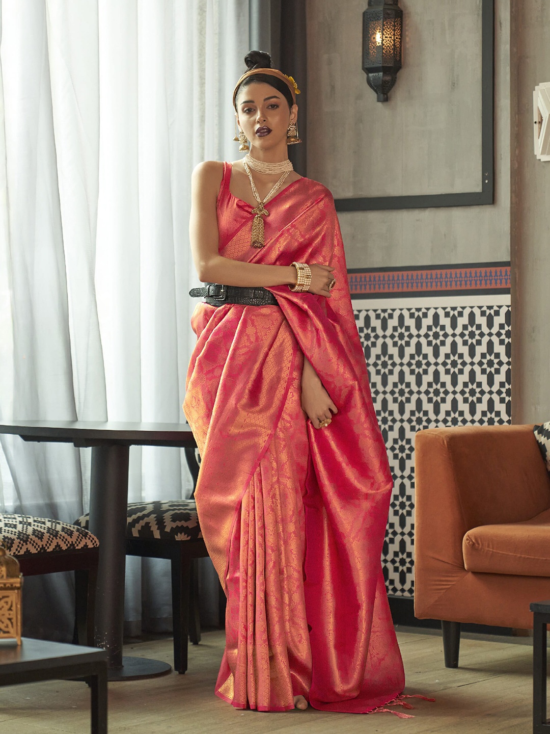 

elora Ethnic Motifs Woven Design Zari Kanjeevaram Saree, Pink