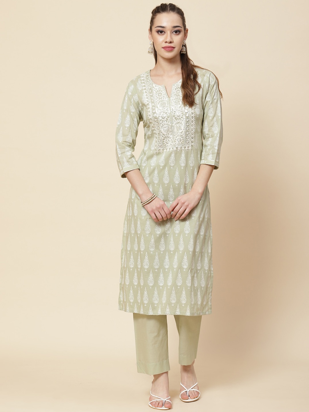 

Meena Bazaar Ethnic Motifs Thread Work Printed Cotton Kurta With Trousers, Green