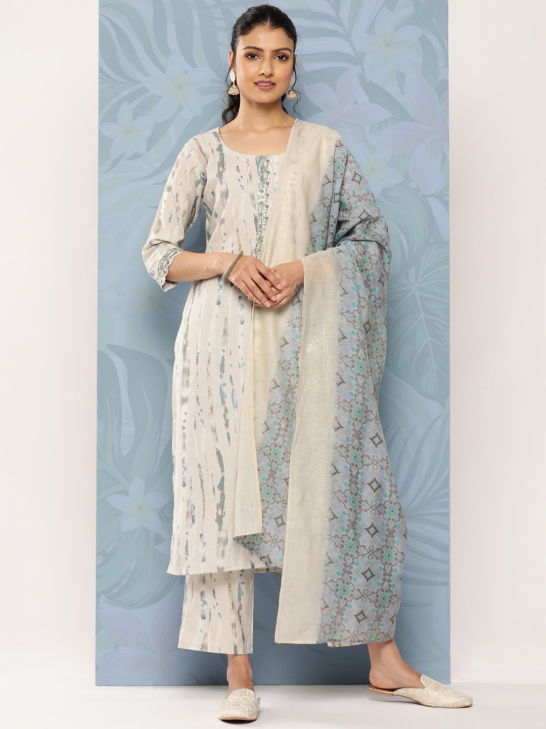 

Libas Printed Regular Sequinned Kurta With Trousers & With Dupatta, Grey