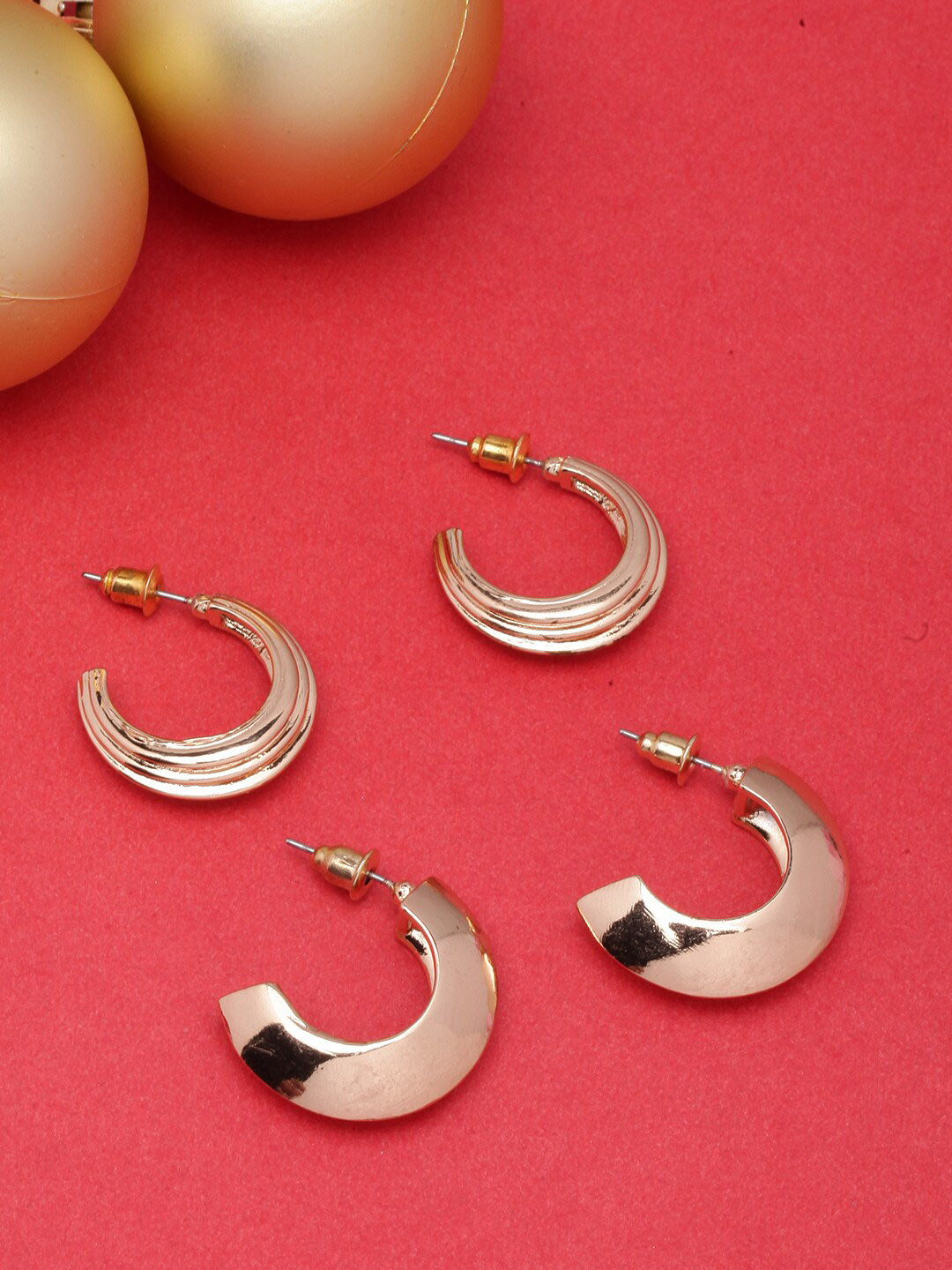 

DIVA WALK Set Of 2 Gold-Plated Circular Half Hoop Earrings