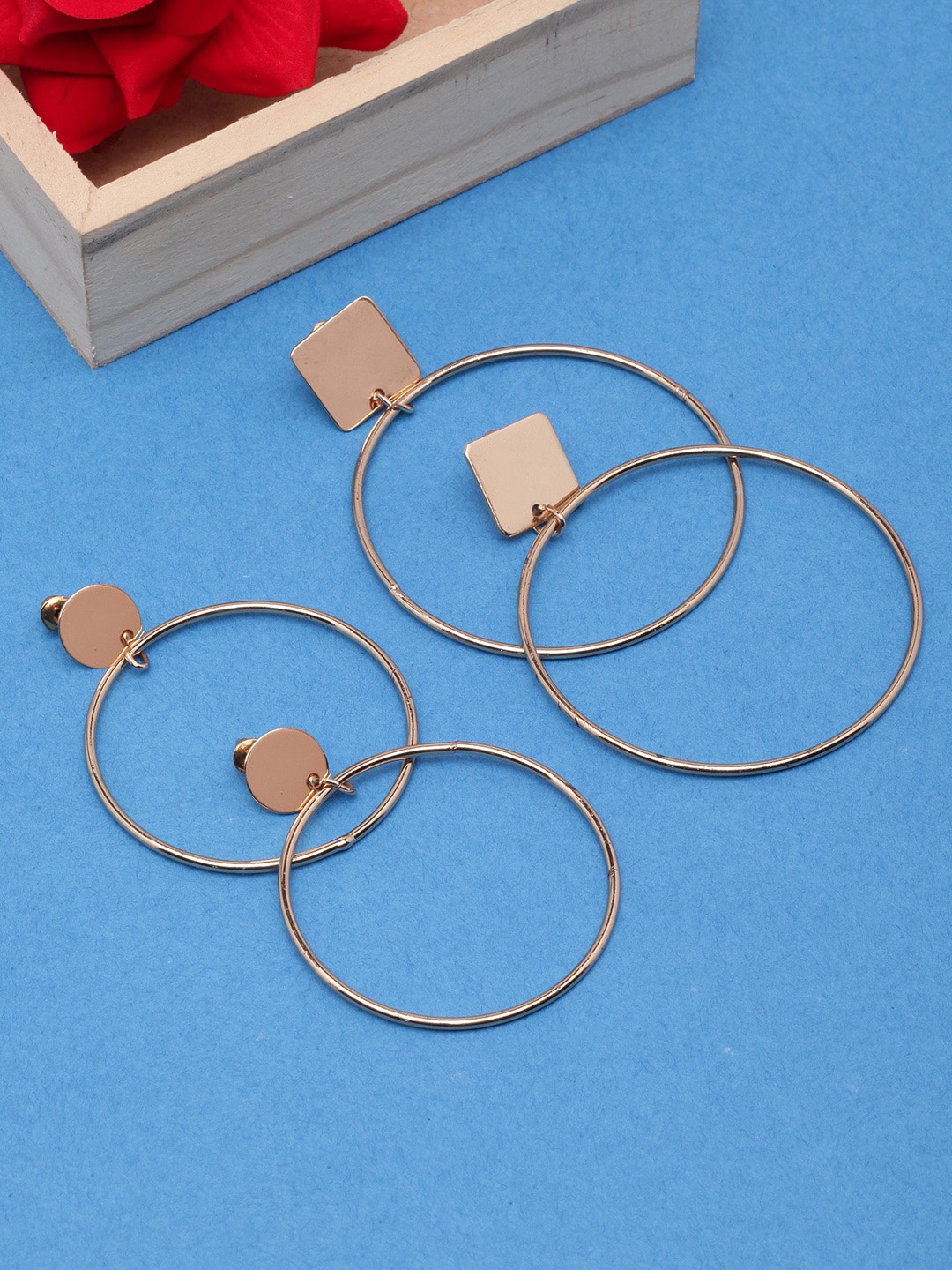

DIVA WALK Set Of 2 Gold-Plated Circular Hoop Earrings