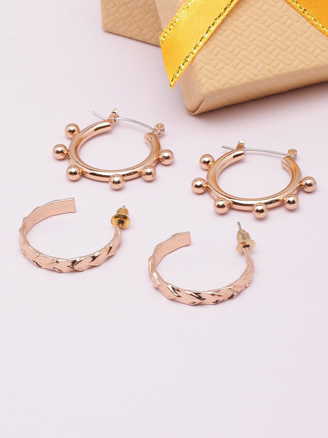 

DIVA WALK Set Of 2 Gold-Plated Circular Drop Earrings