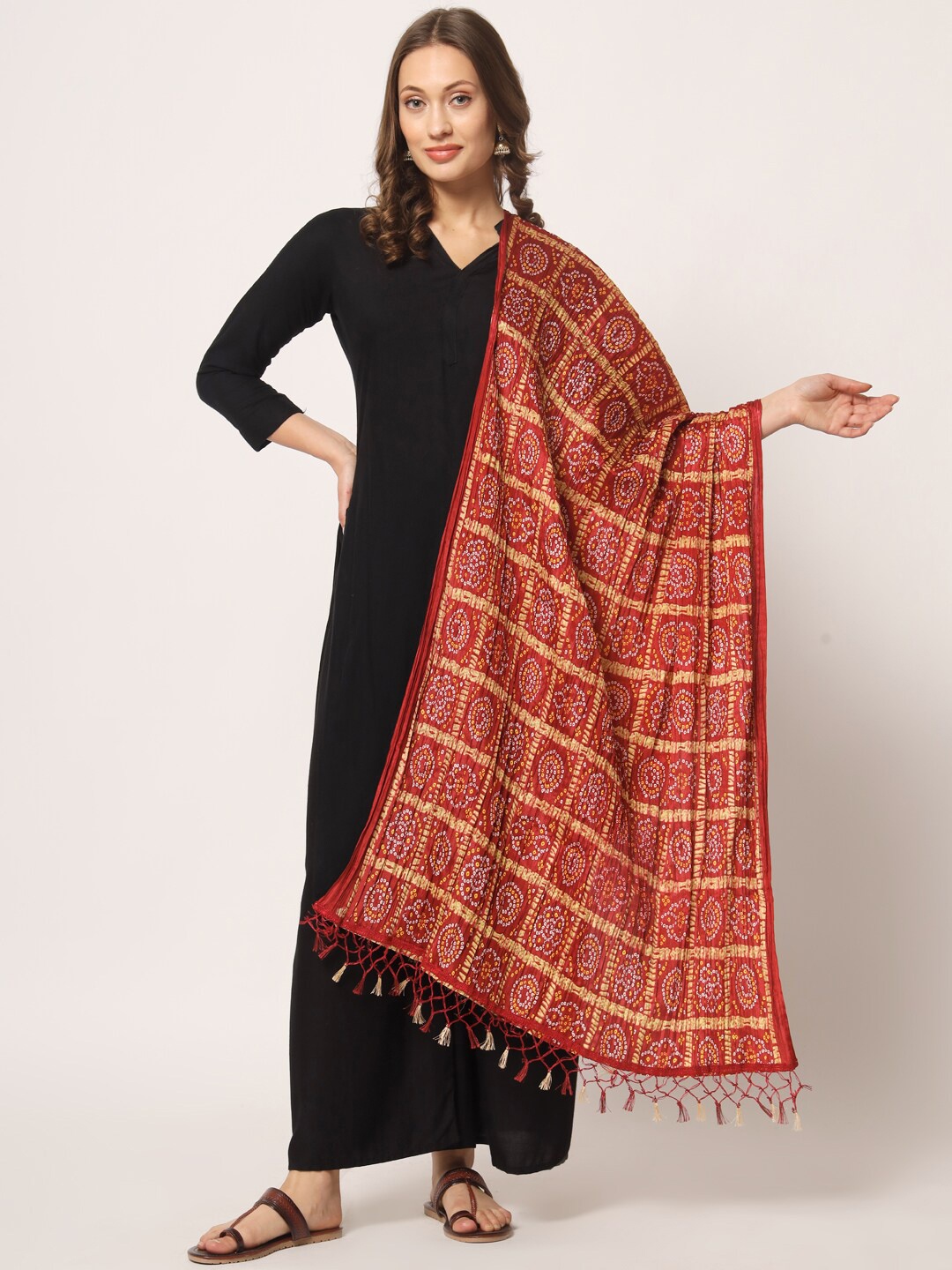 

Zamour Printed Bandhani Dupatta, Maroon