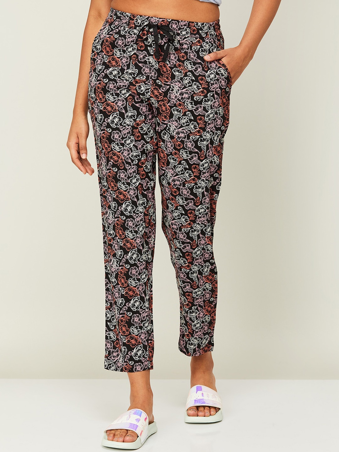 

Ginger by Lifestyle Women Printed Mid-Rise Cotton Lounge Pants, Black