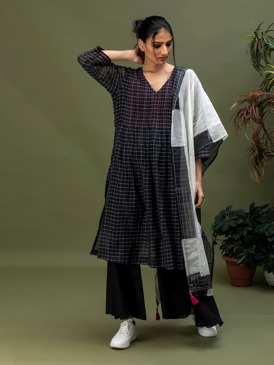 

SMRITI GUPTA Checked Chanderi Cotton Dupatta, Off white