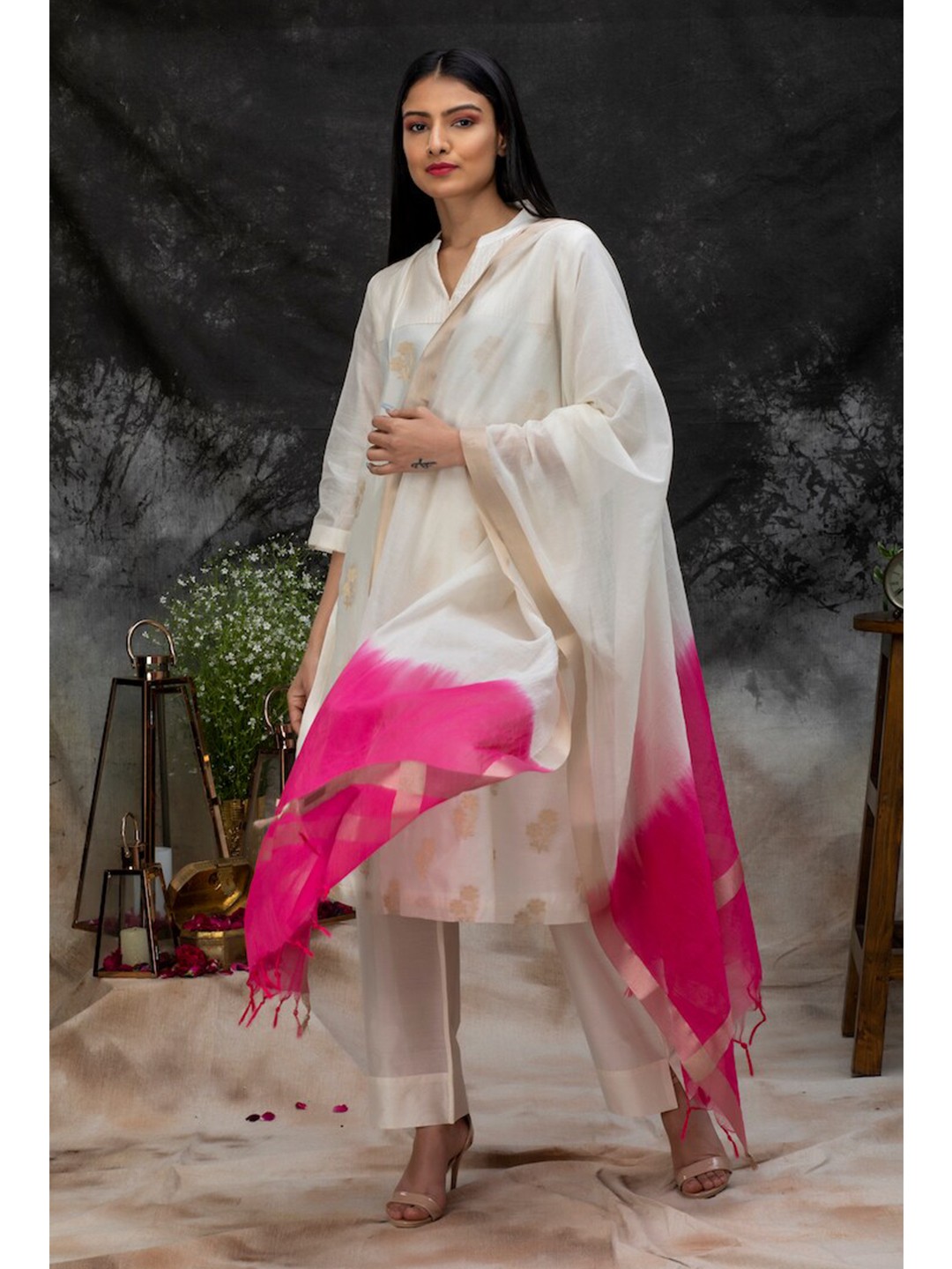 

SMRITI GUPTA Ombre Chanderi Dupatta, Fuchsia