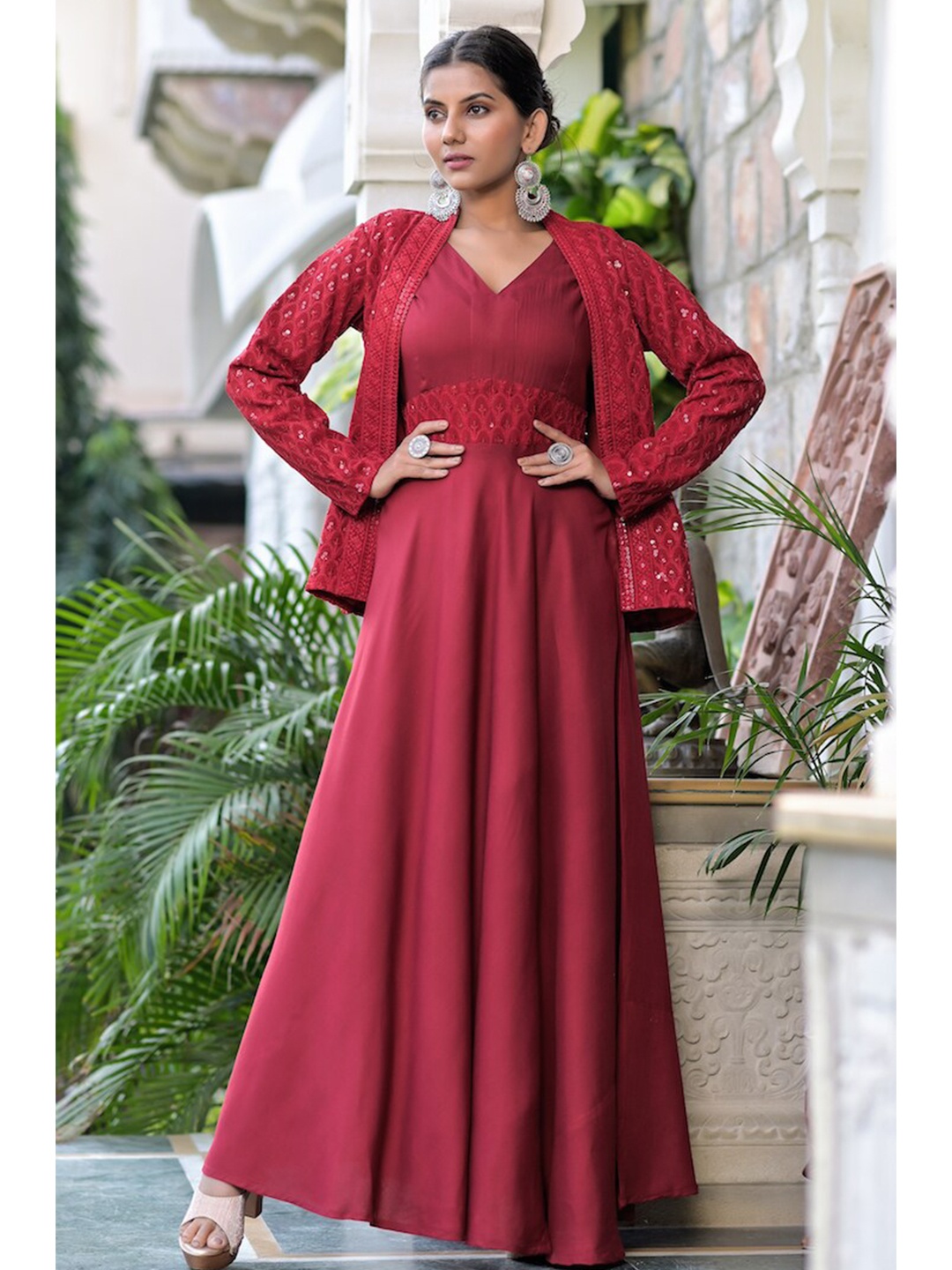 

Hatheli V-Neck Maxi Dress With Embroidered Jacket, Maroon