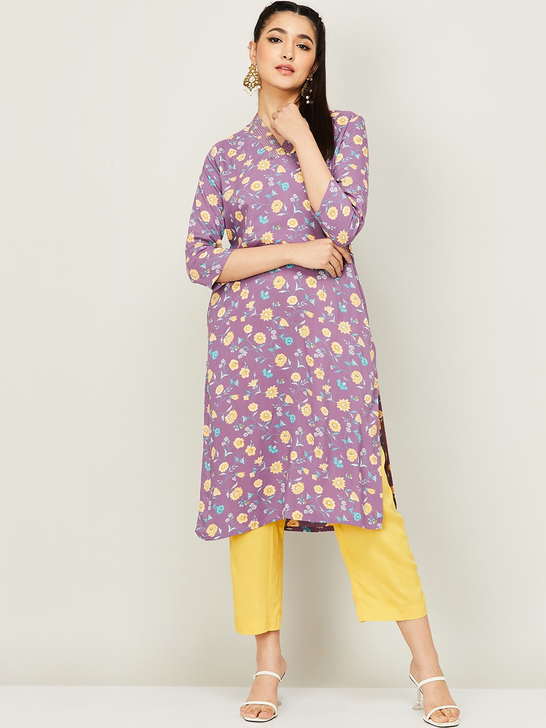 

Melange by Lifestyle Floral Printed V-Neck Straight Kurta, Purple