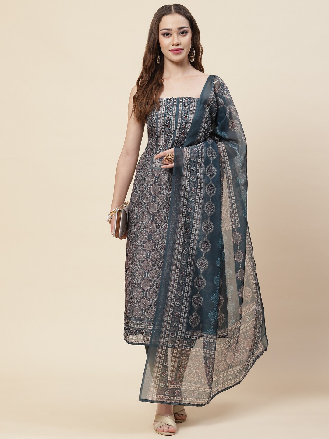 

Meena Bazaar Green & Red Printed Pure Silk Unstitched Dress Material