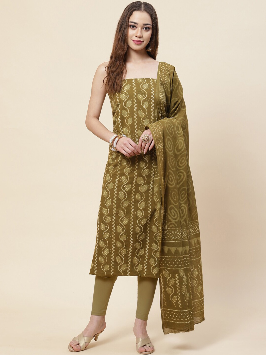 

Meena Bazaar Green & Cream-Coloured Printed Pure Cotton Unstitched Dress Material