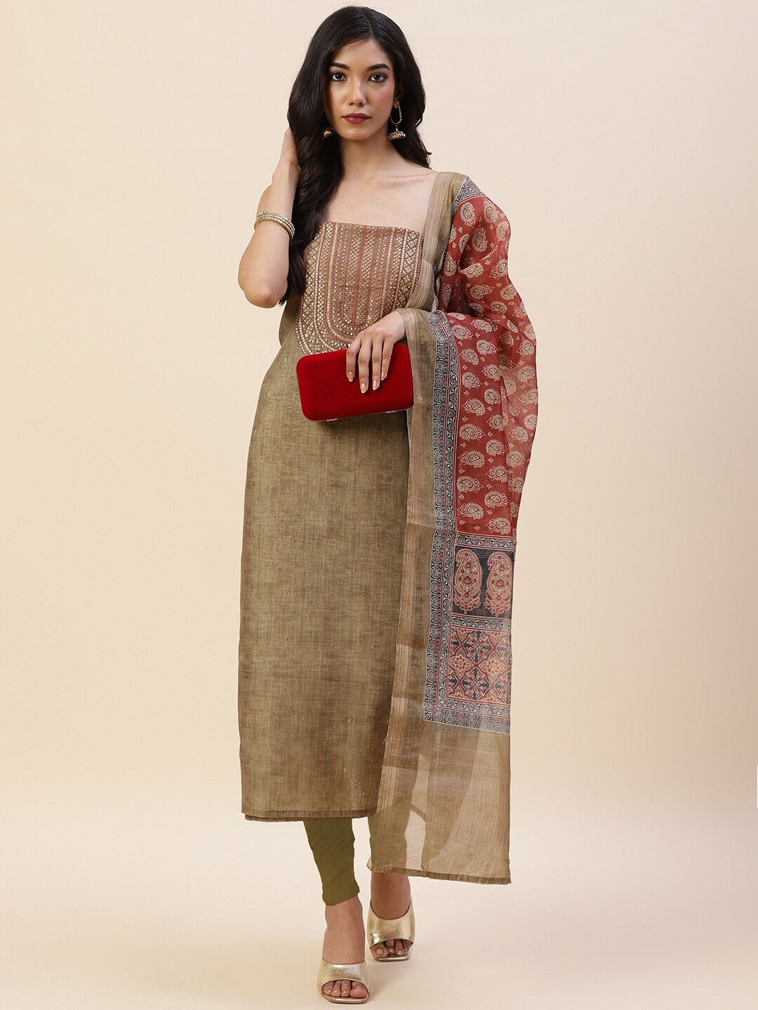 

Meena Bazaar Green & Red Embroidered Pure Silk Unstitched Dress Material