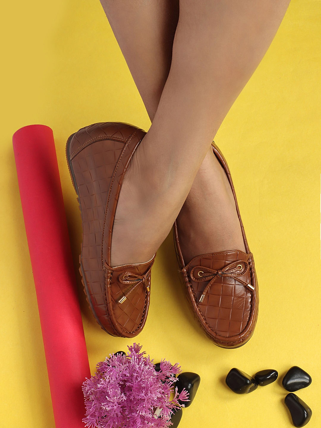 

XE Looks Textured Bow Embellished Wedge Heels, Brown