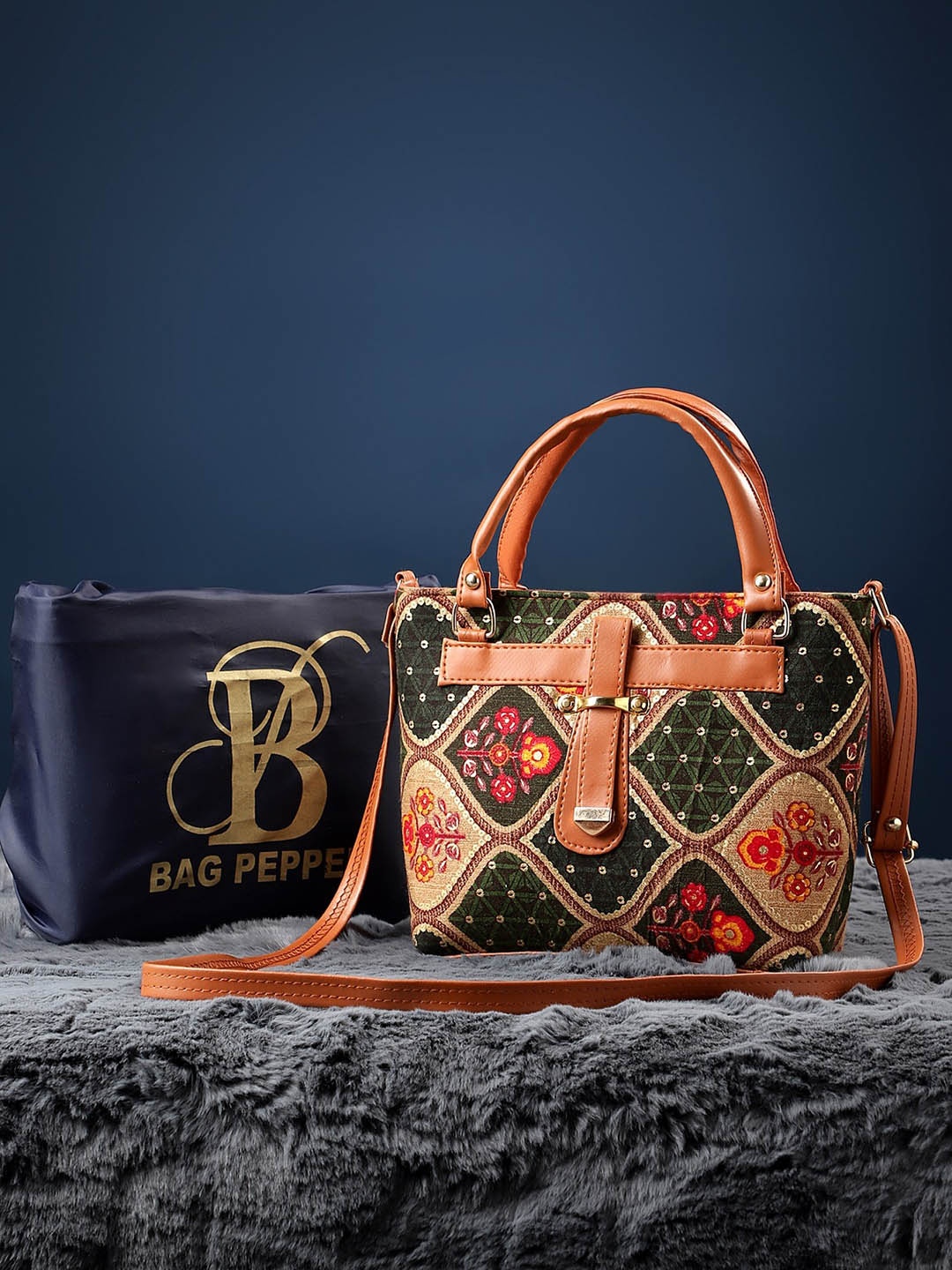 

Bag Pepper Green Printed Structured Handheld Bag with Applique