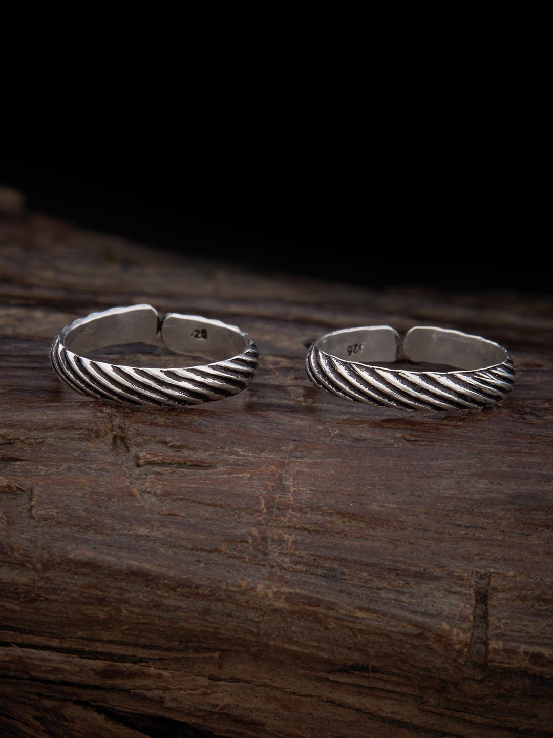 

Kushal's Fashion Jewellery 92.5 Pure Silver & Rhodium-Plated Oxidised Toe Rings