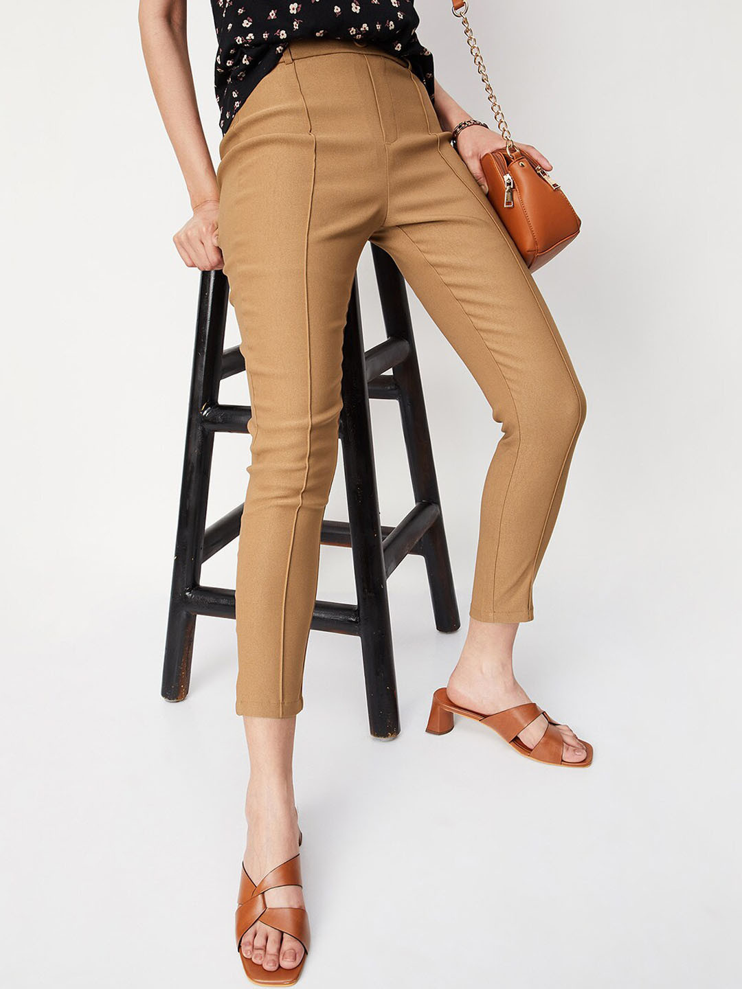 

max Women Skinny Fit Mid-Rise Trousers, Brown