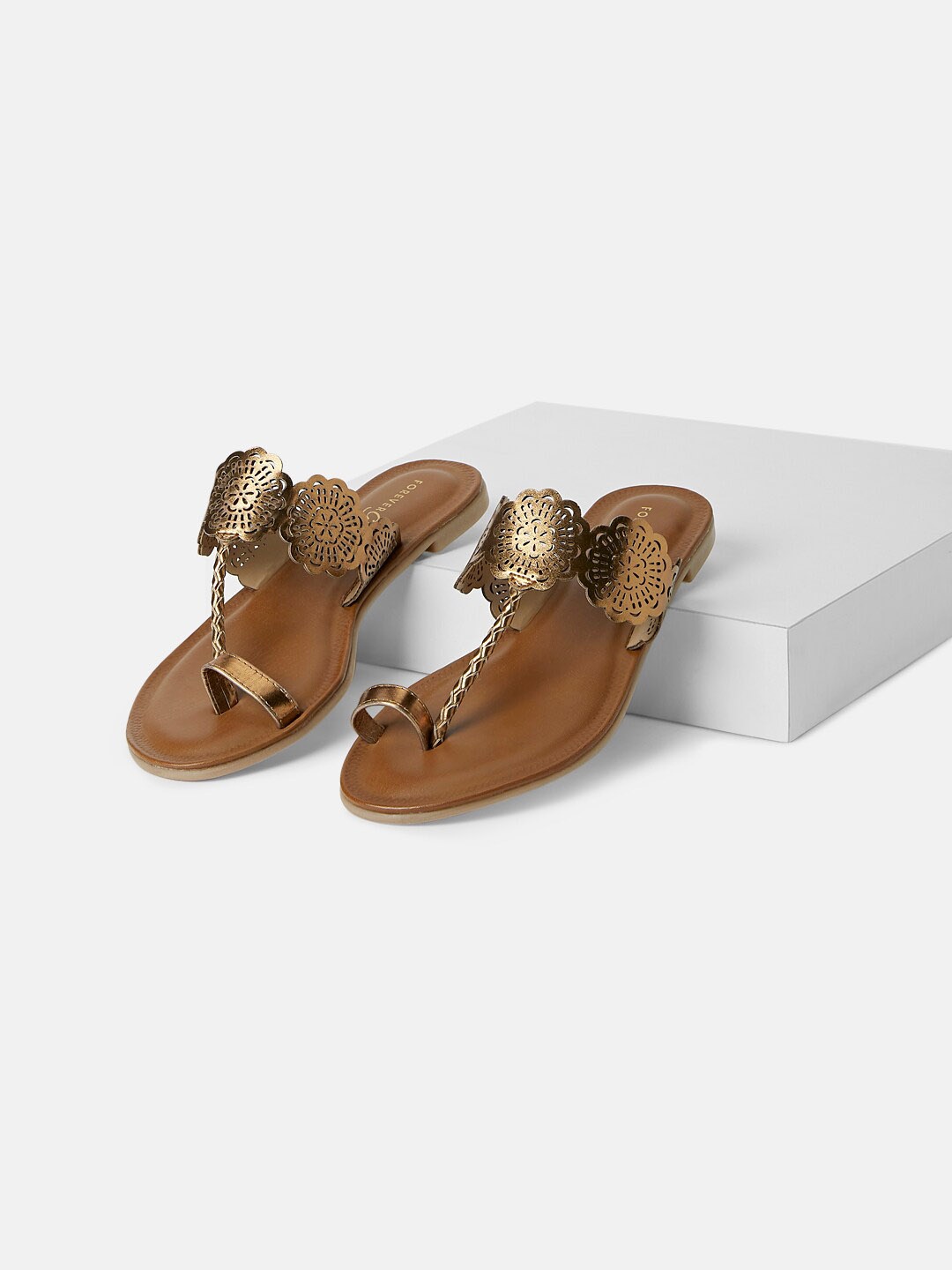 

Forever Glam by Pantaloons Laser Cuts One Toe Flats, Bronze