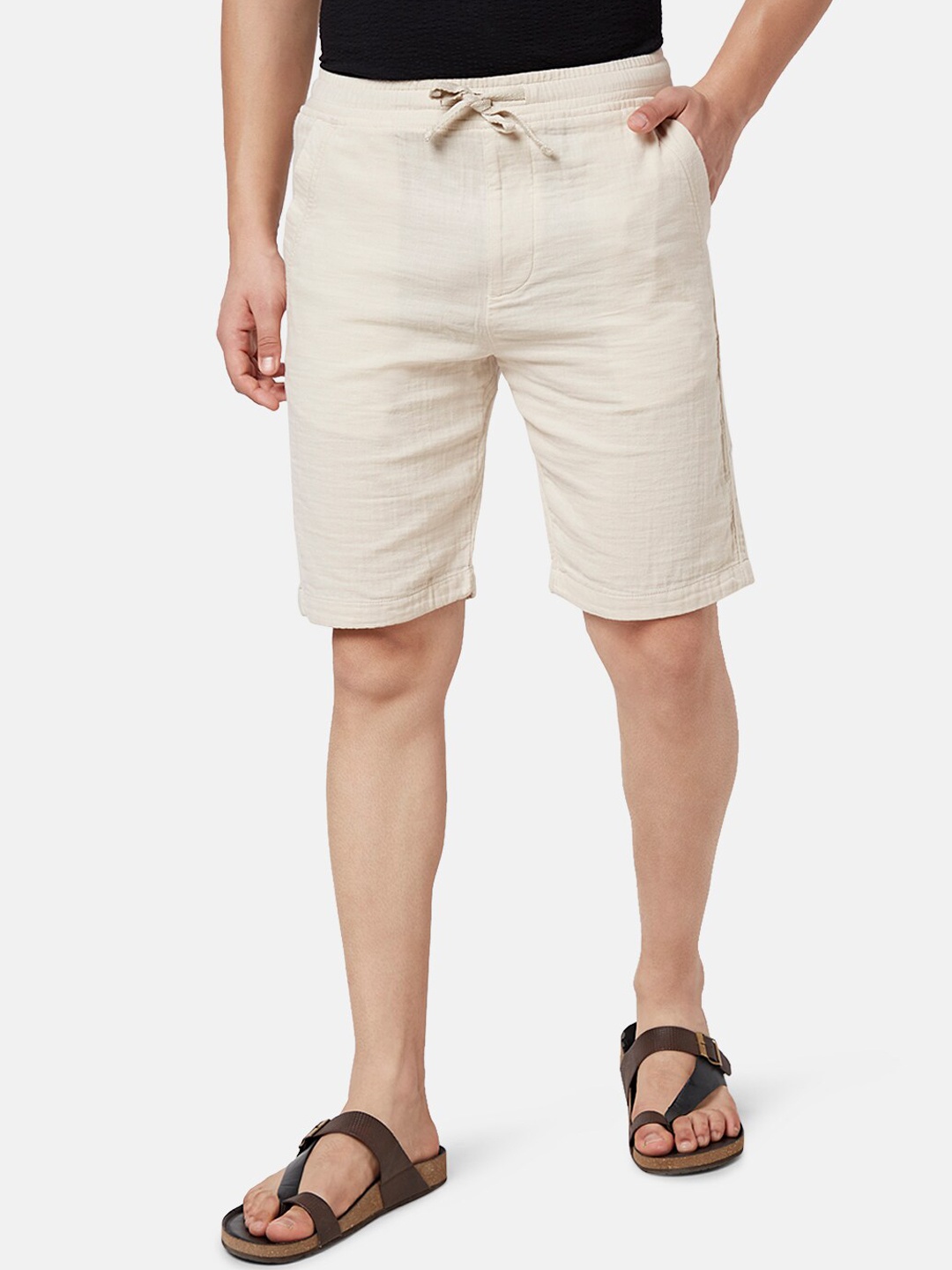 

7 Alt by Pantaloons Men Mid-Rise Slim Fit Shorts, Off white