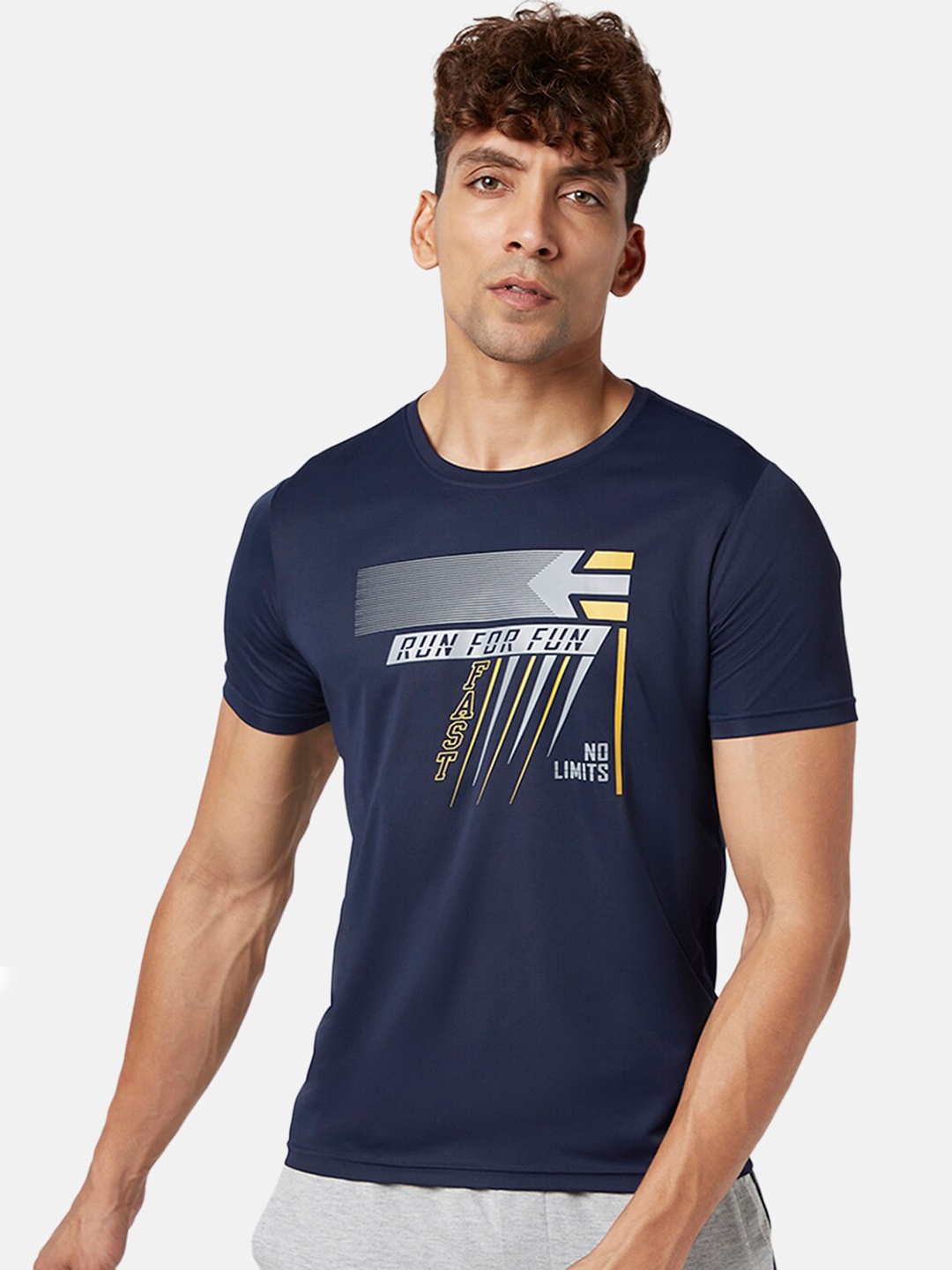

Ajile by Pantaloons Typography Printed Slim Fit T-shirt, Navy blue