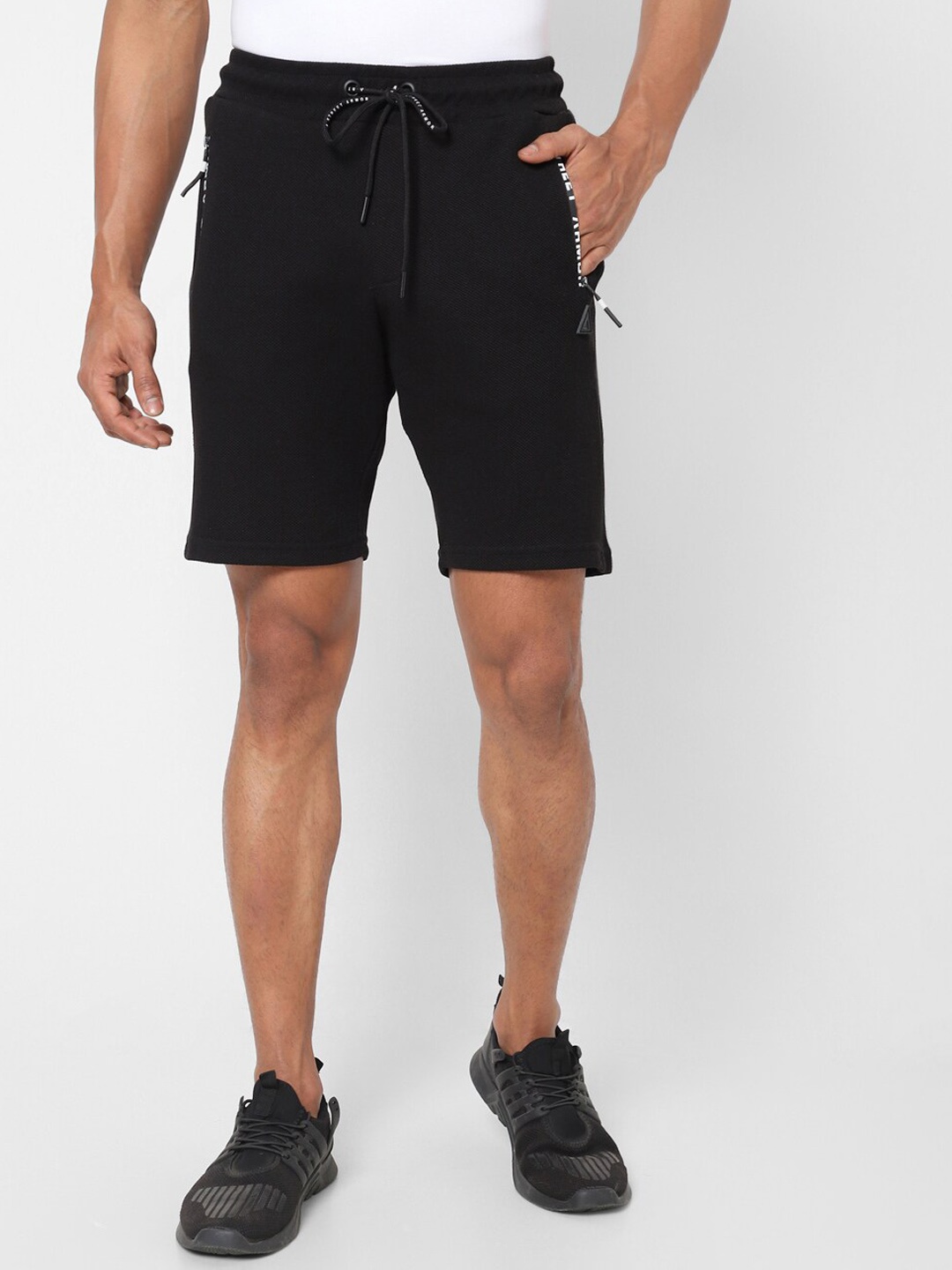 

Street Armor by Pantaloons Men Black Shorts