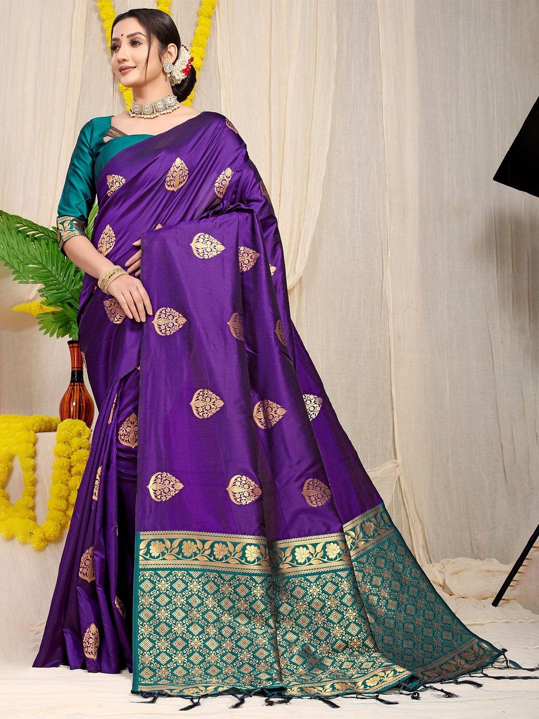 

Anaita Woven Design Zari Pure Silk Banarasi Saree, Violet